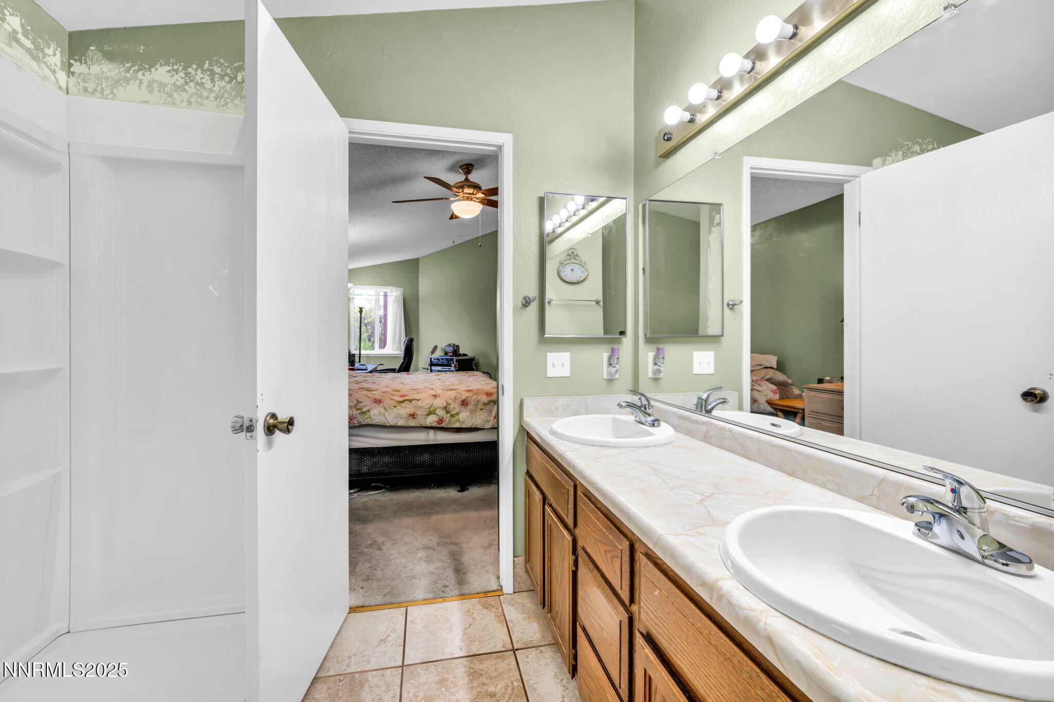 34-web-or-mls-1194-ambassador-dr