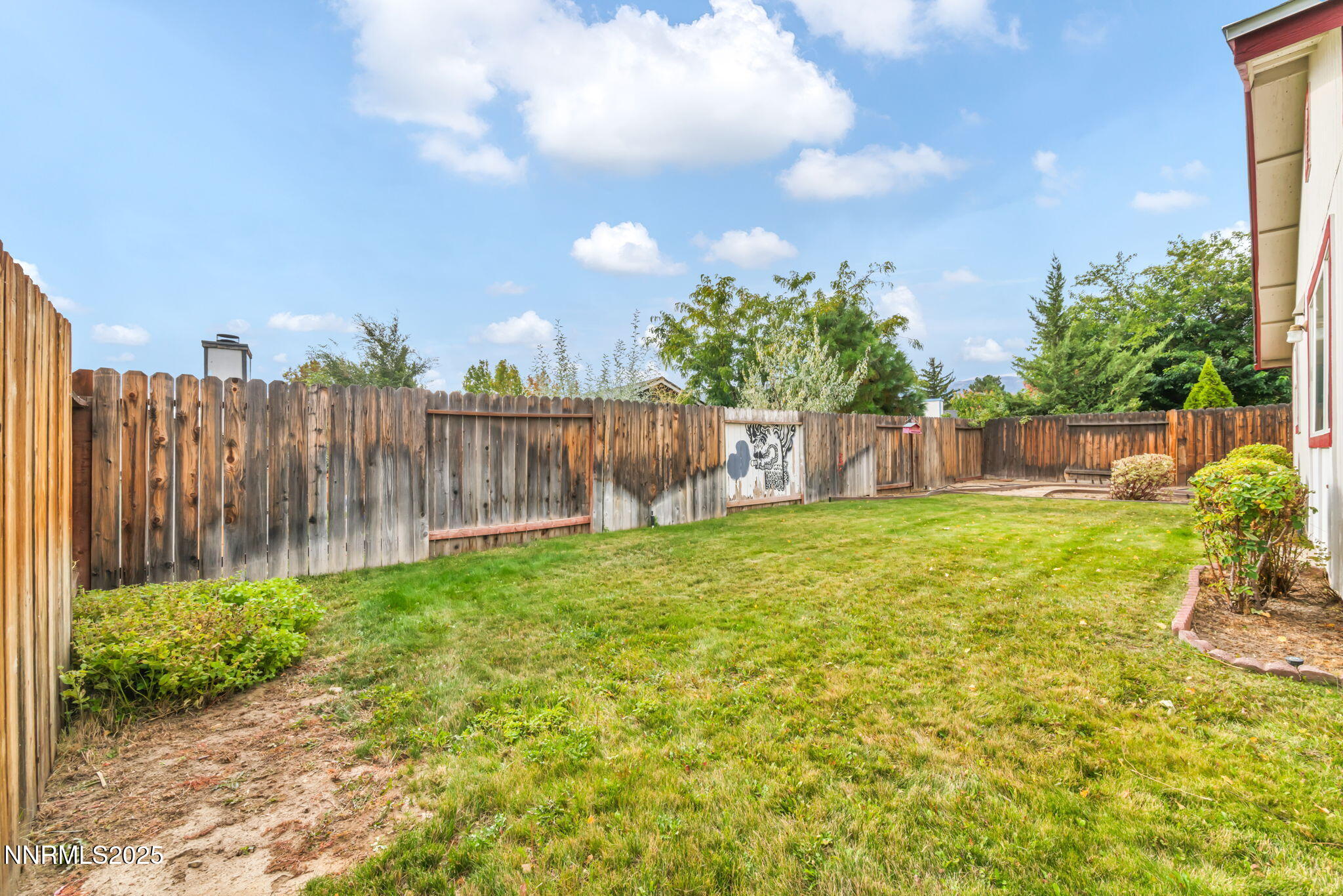 12-web-or-mls-1194-ambassador-dr