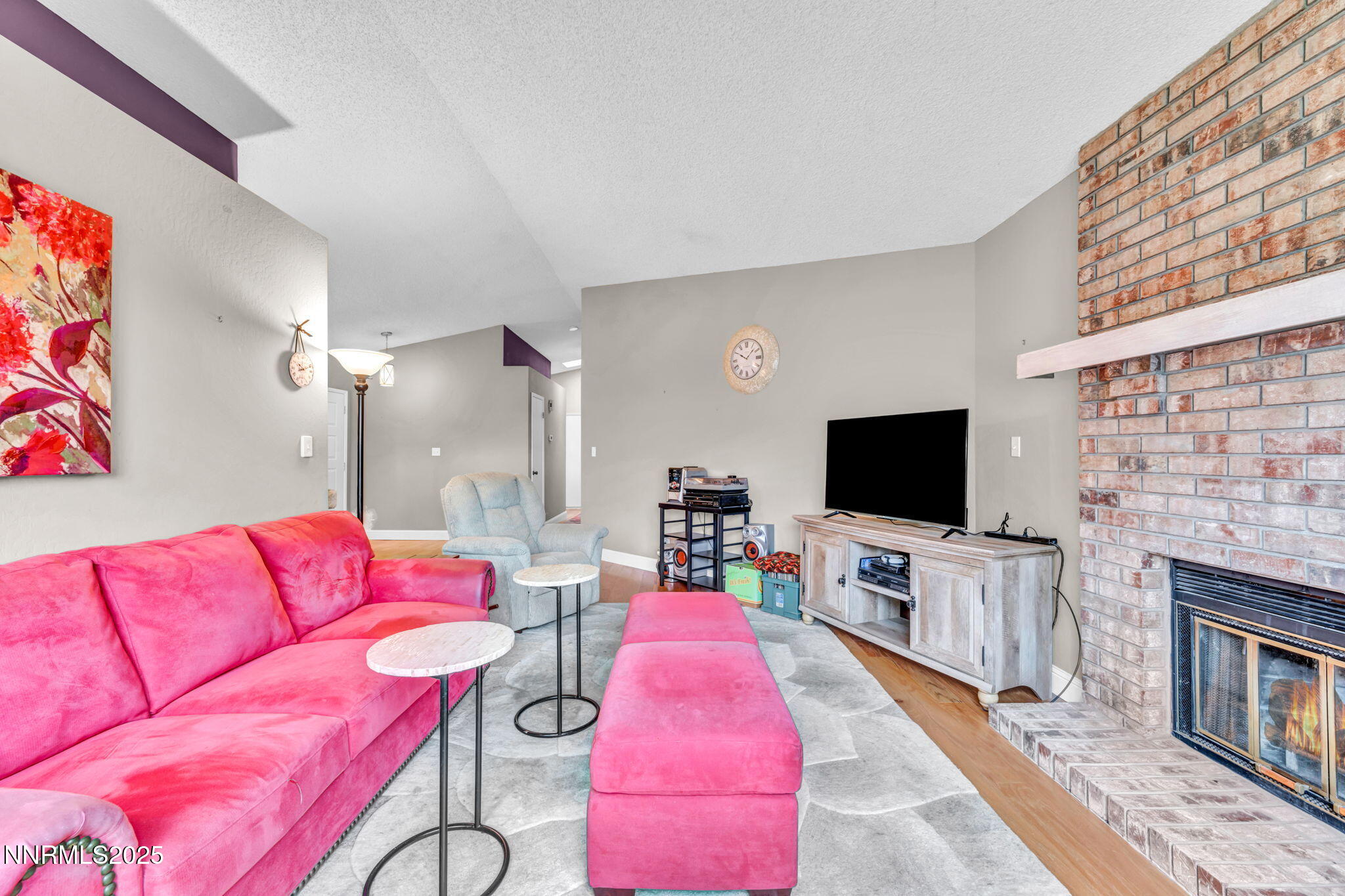 40-web-or-mls-1194-ambassador-dr