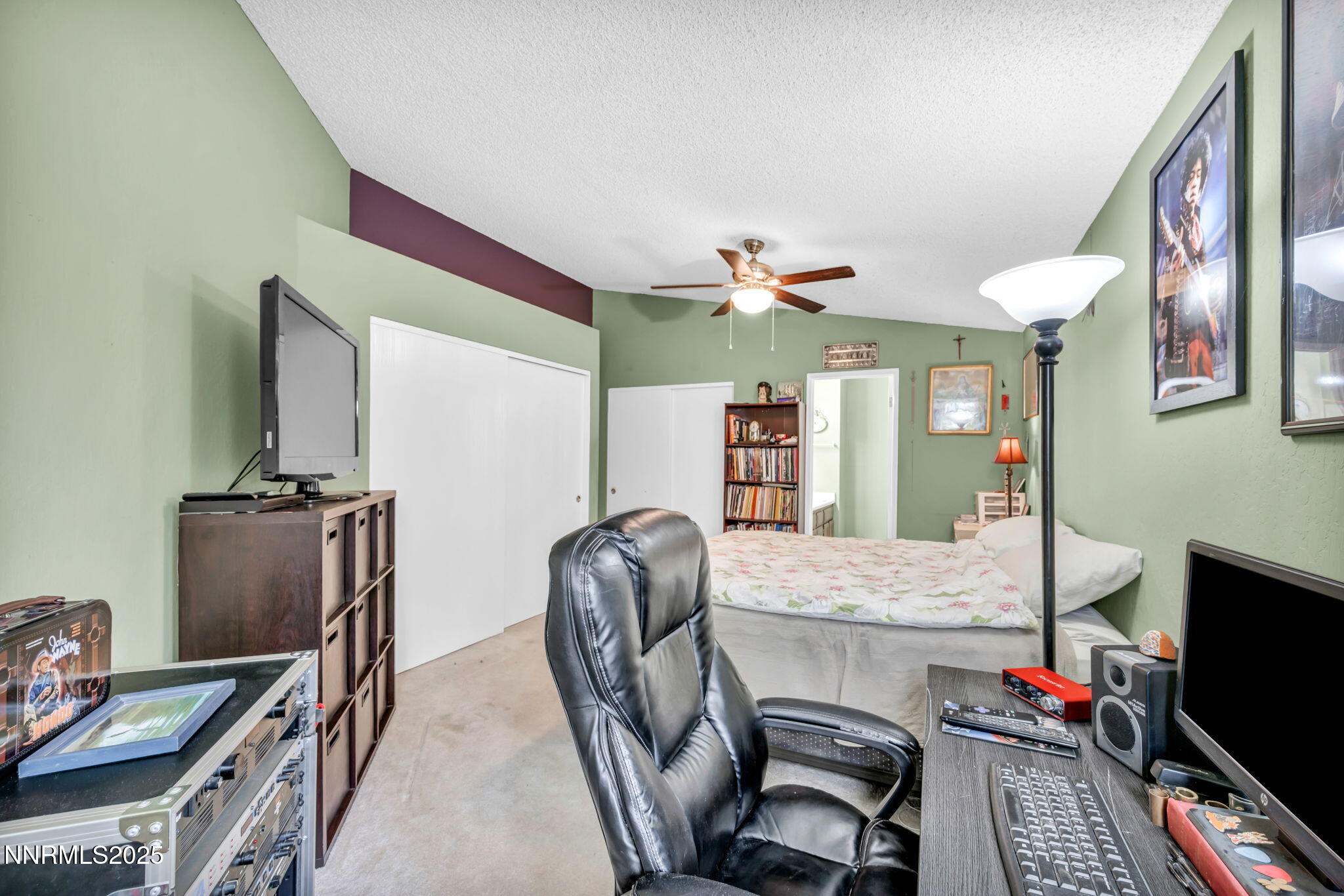 30-web-or-mls-1194-ambassador-dr