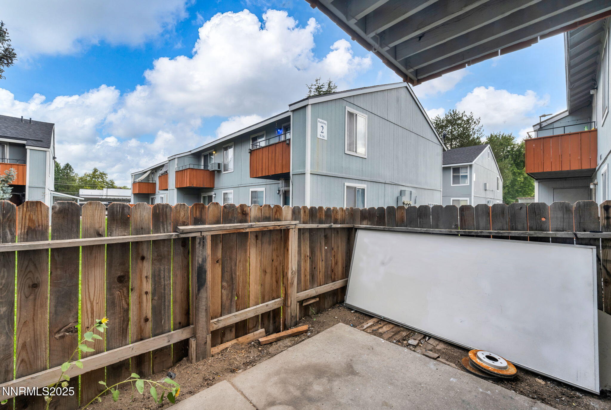 6-web-or-mls-4600-neil-rd-apt-35