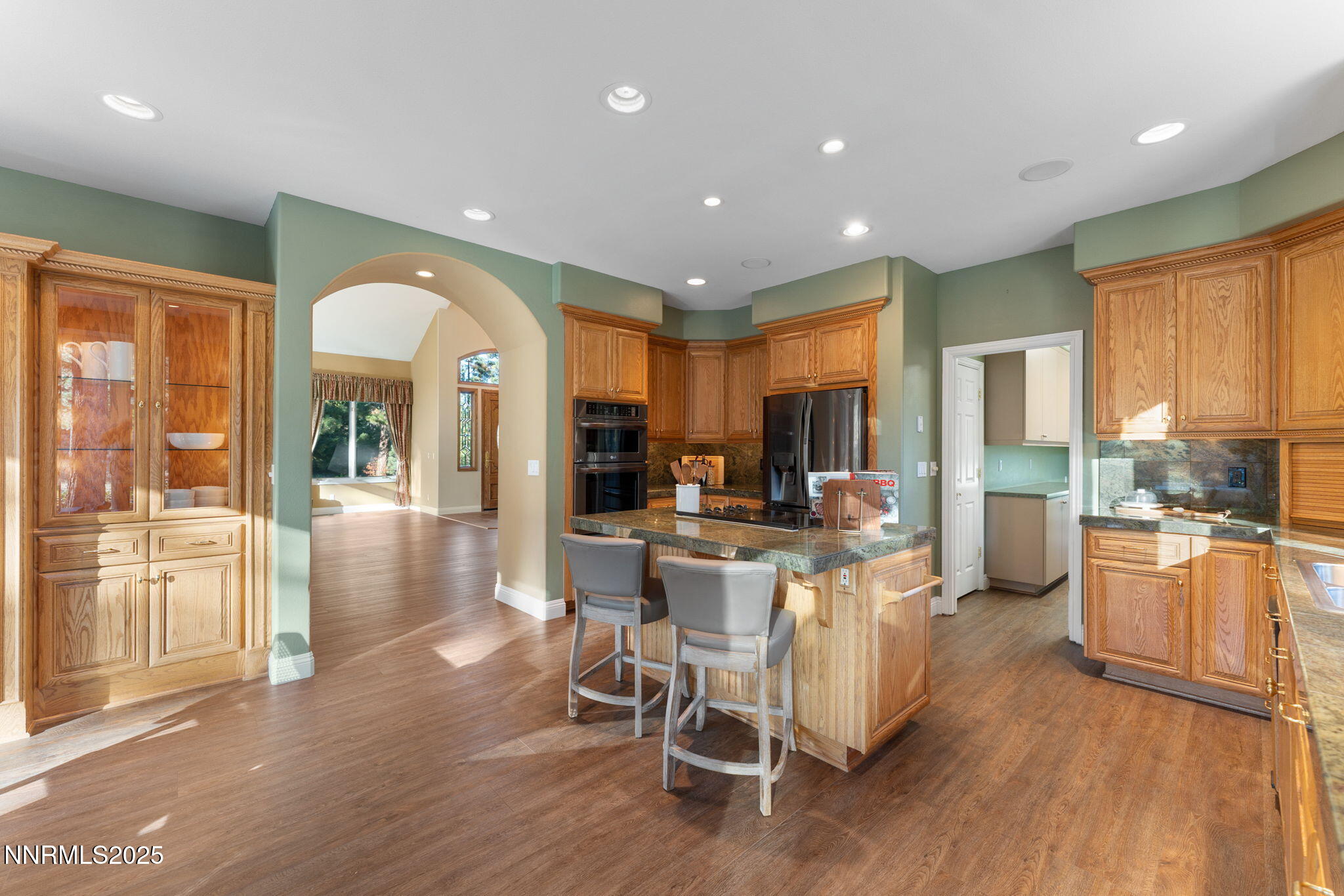 Kitchen Breakfast Bar