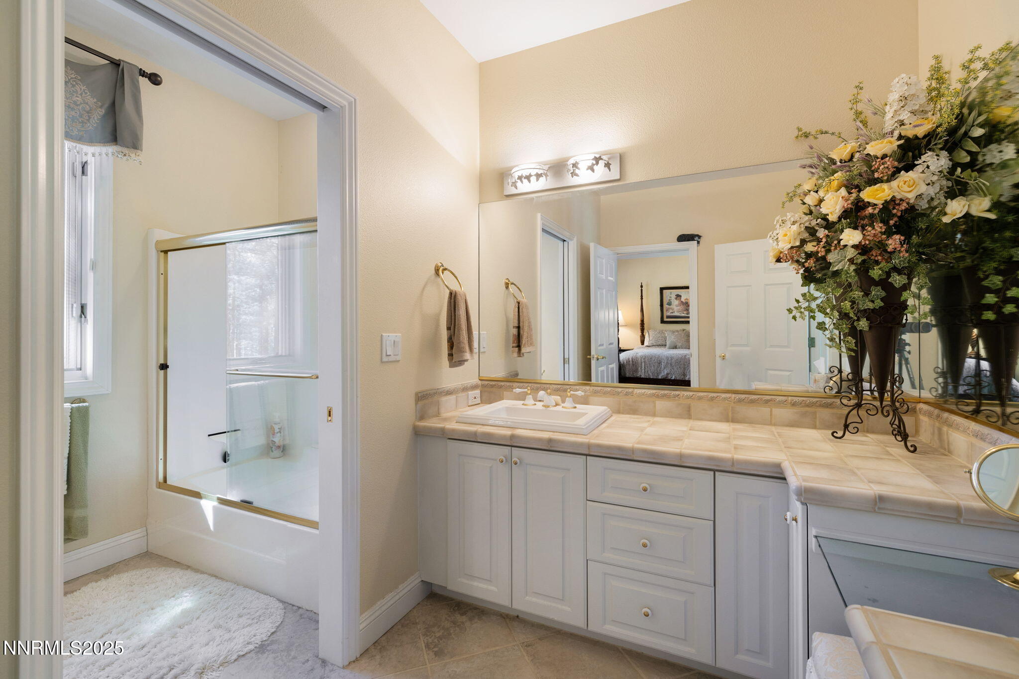 Upstair Guest Bathroom