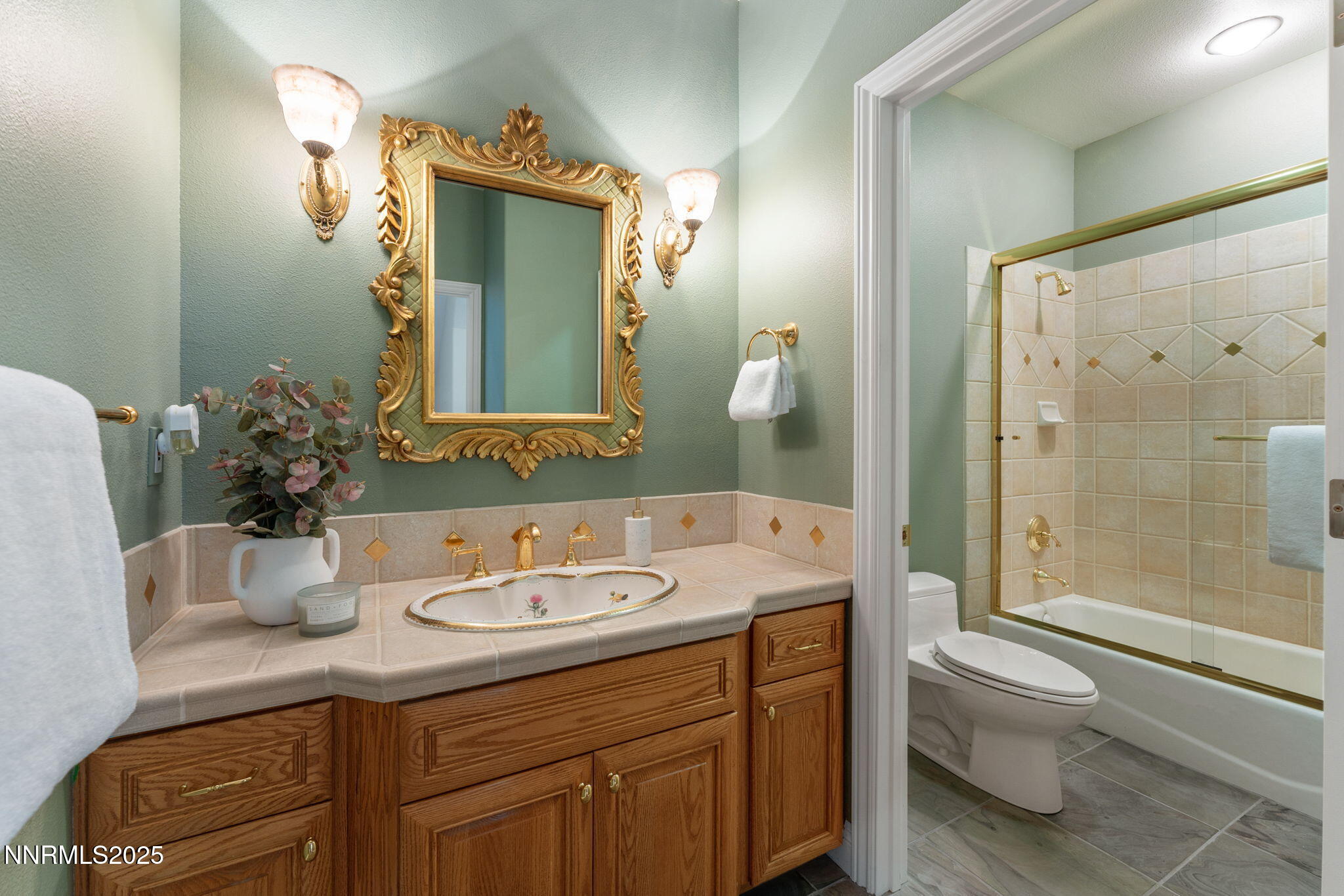 Guest Bath on Main Floor