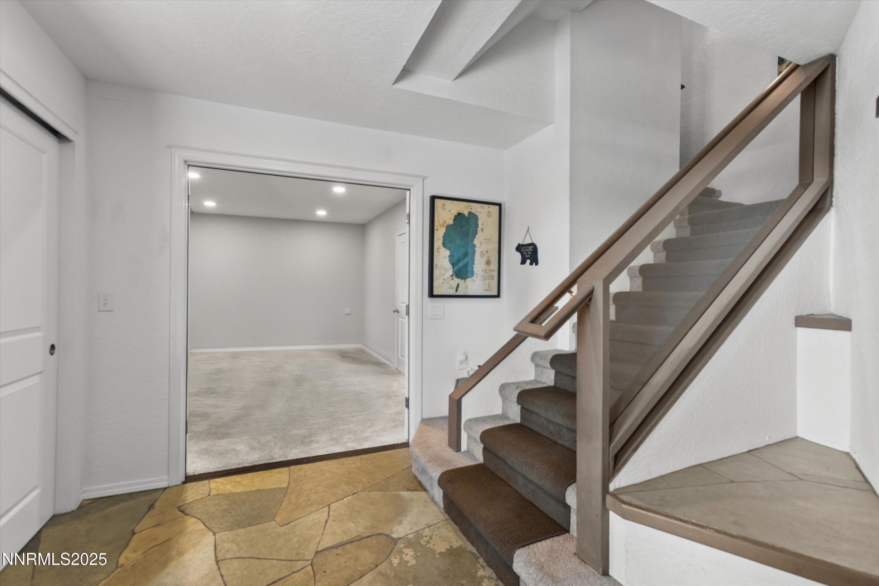 039_58-formal_living_room_280