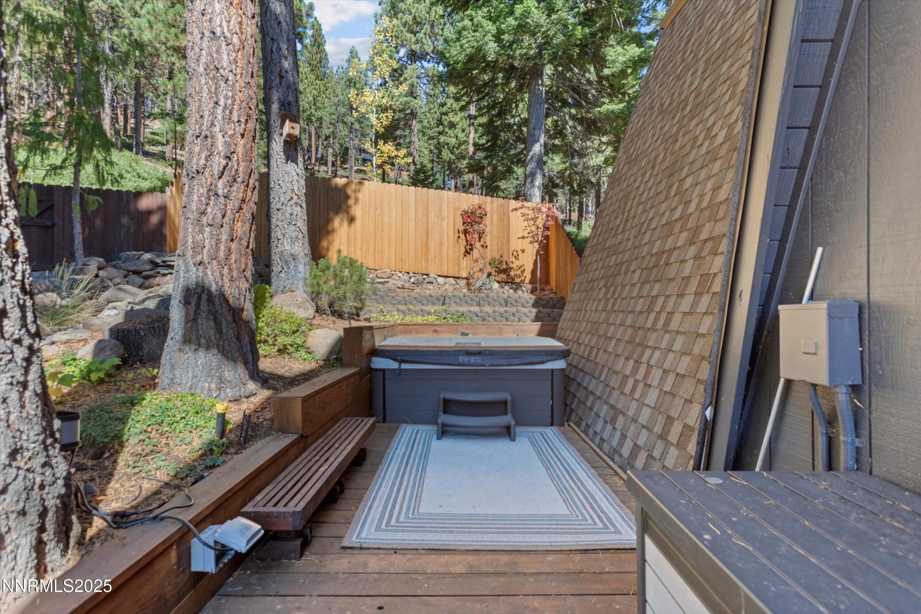 017_04-back_of_house_441