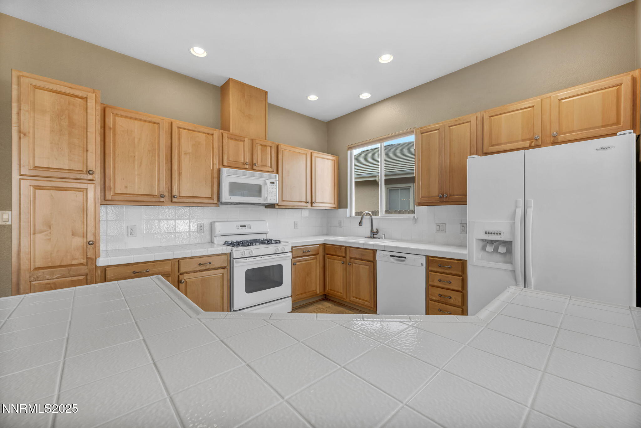 31-web-or-mls-2465-lincoln-meadows-dr