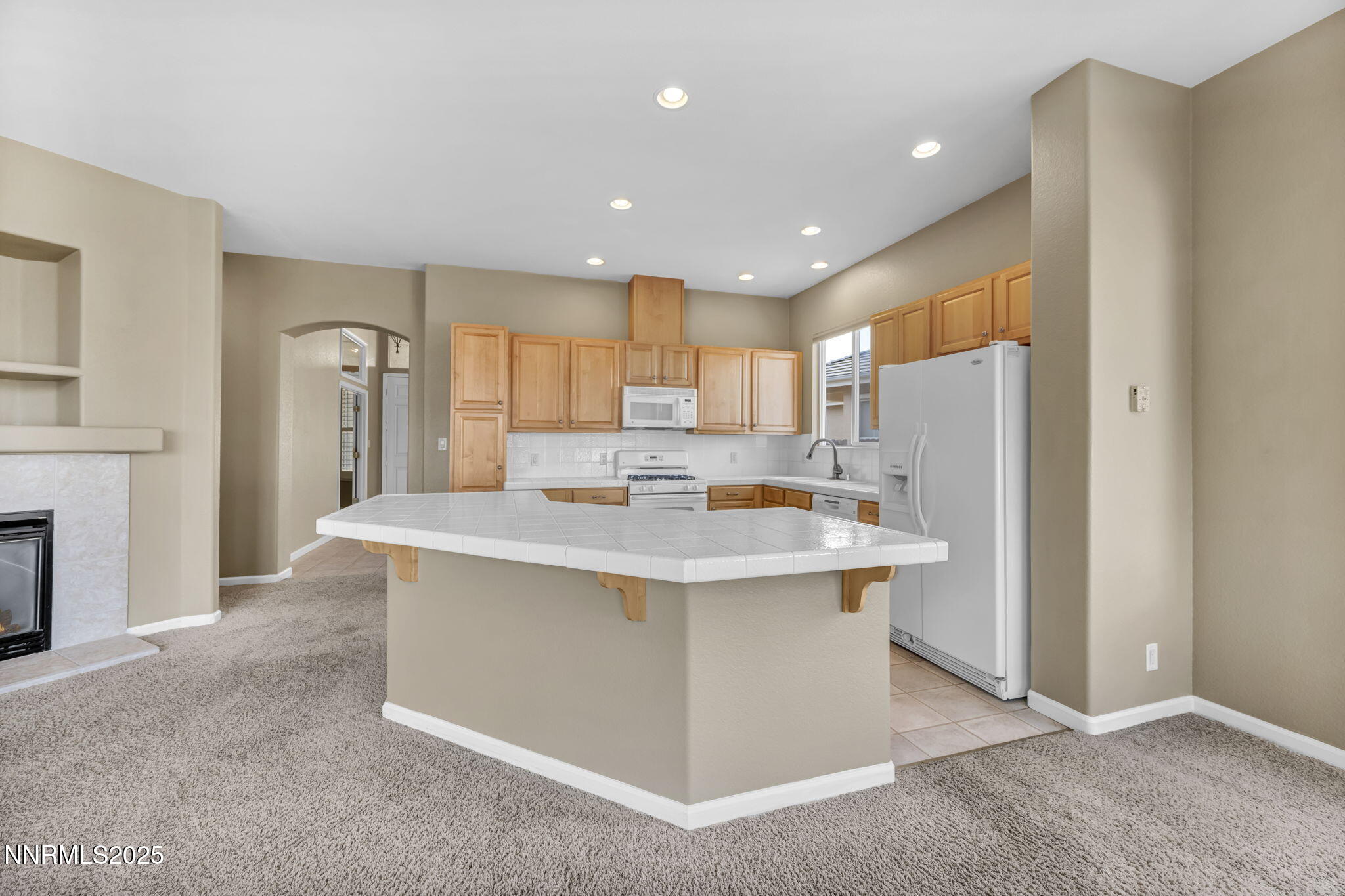 29-web-or-mls-2465-lincoln-meadows-dr