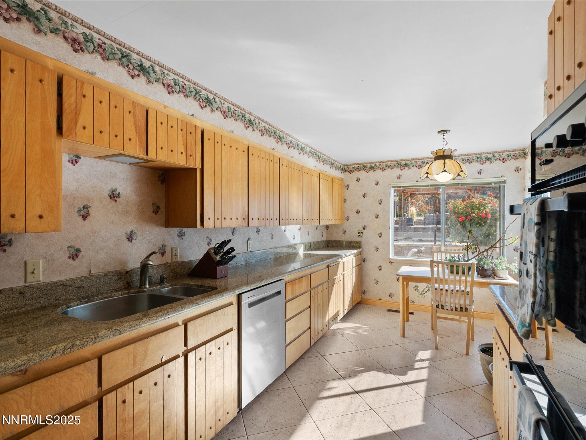 24-13840 Chamy Dr -123