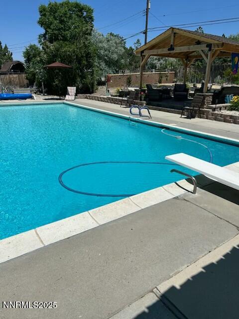 4AD3FE41-84B7-4C7C-A0D0-53E9E496E3B1