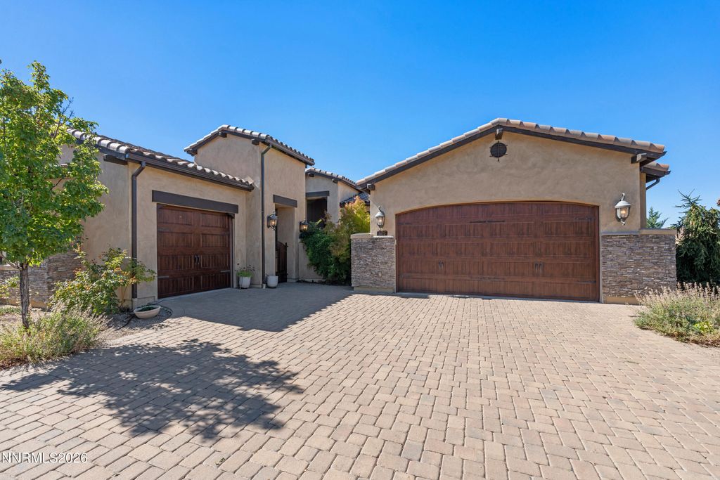 Photo of 3172 Vista Favoloso Drive, Reno, NV 89519 (MLS # 260003588)
