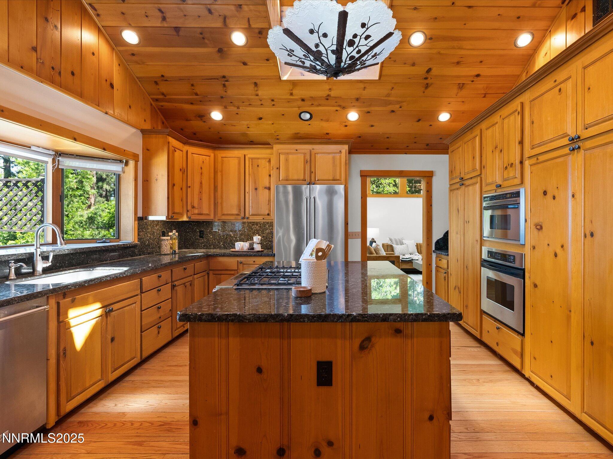 102-1473 Flowers Ave-NEW--123