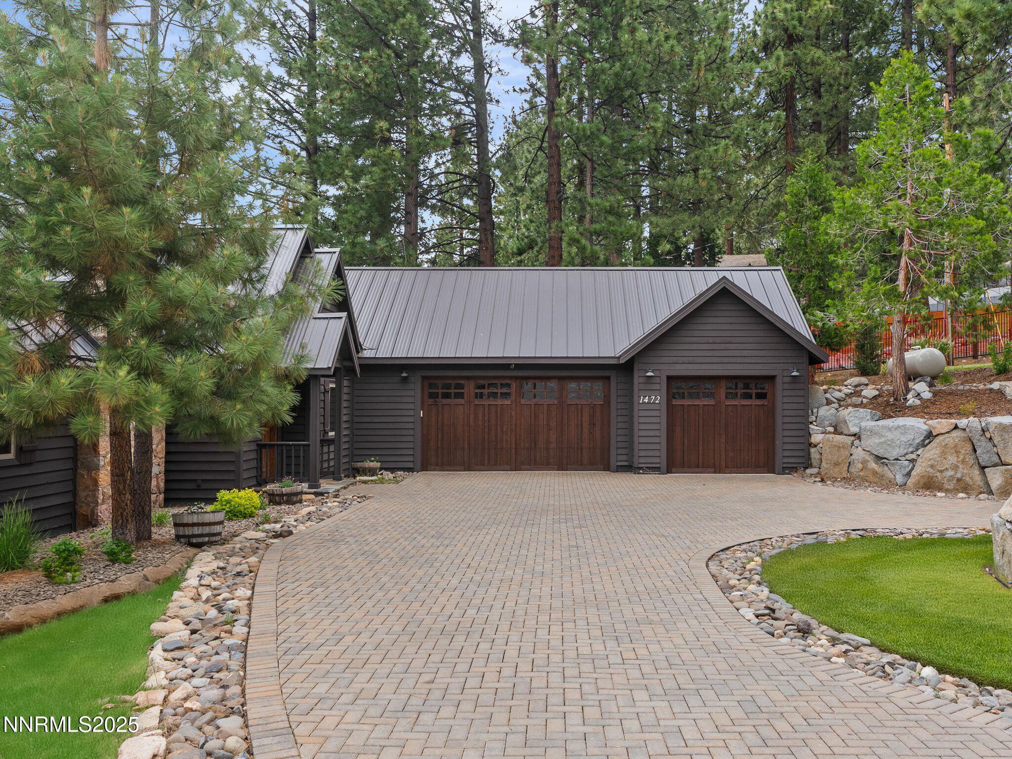 1473 Flowers Ave Exteriors Garage