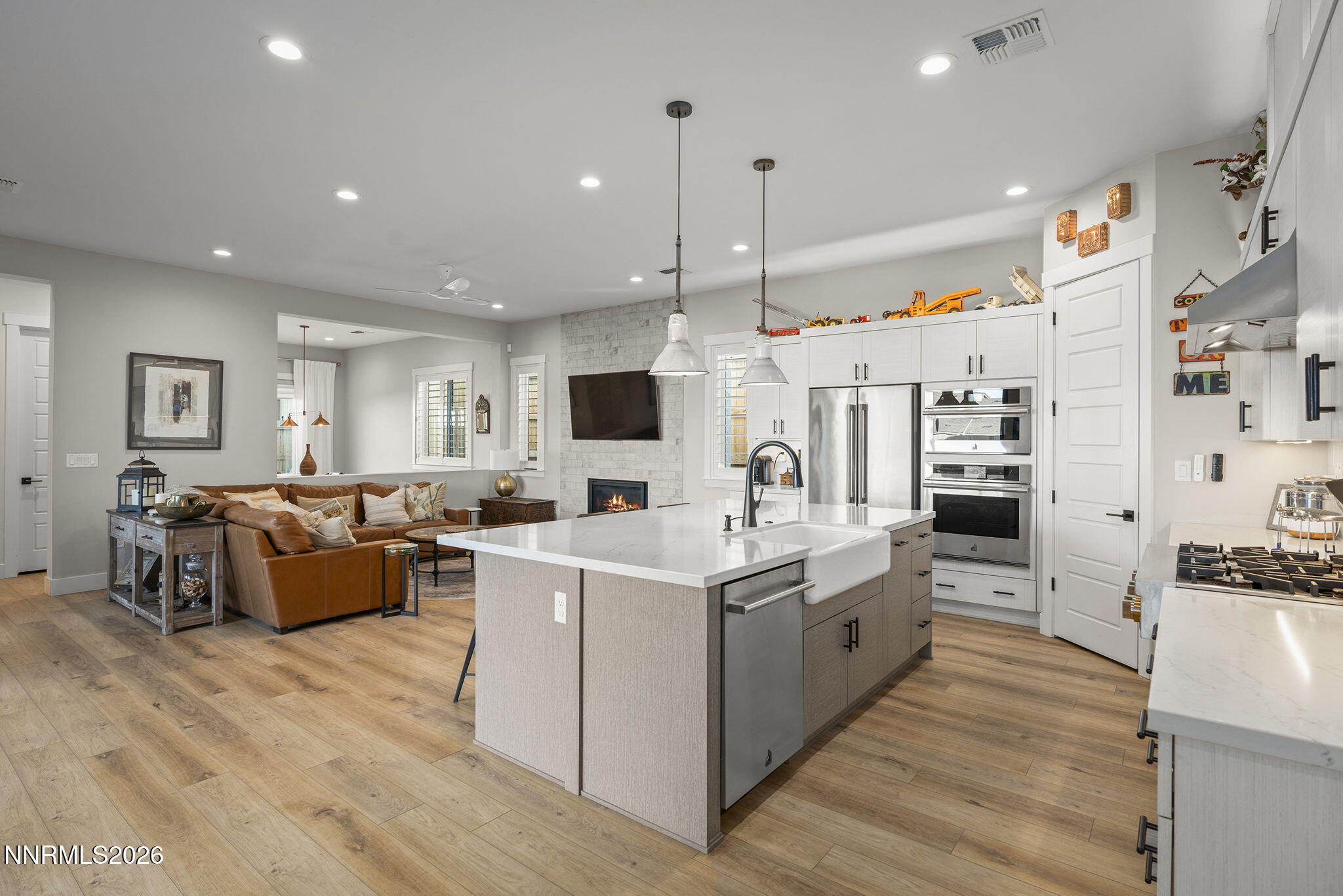 8-web-or-mls-_DSC2739 (1)kitchenfamily