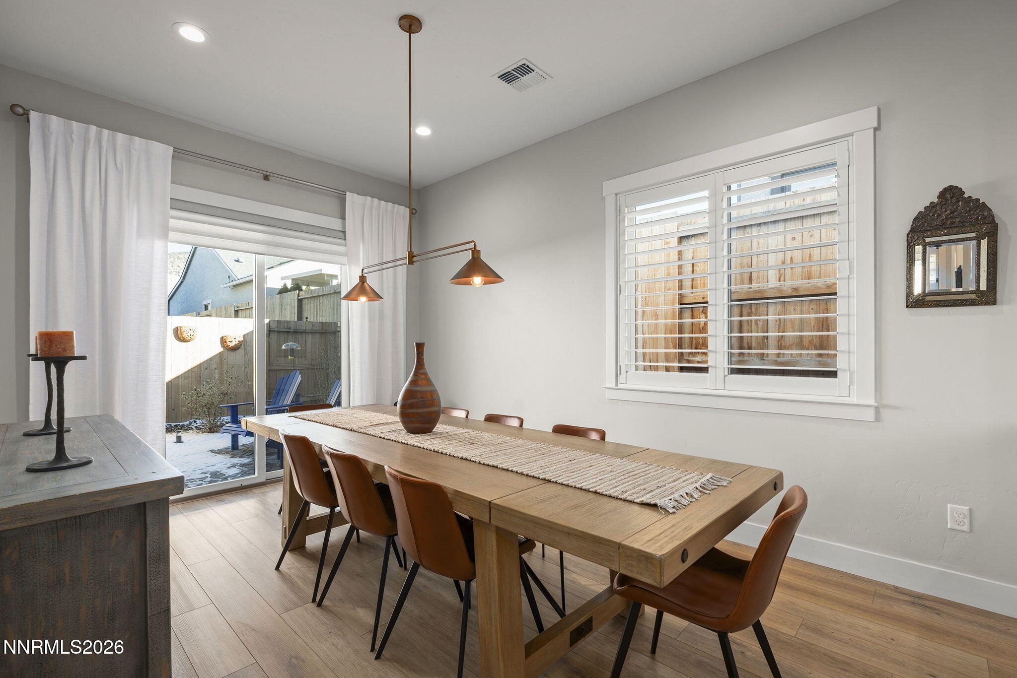 16-web-or-mls-_DSC2779dining