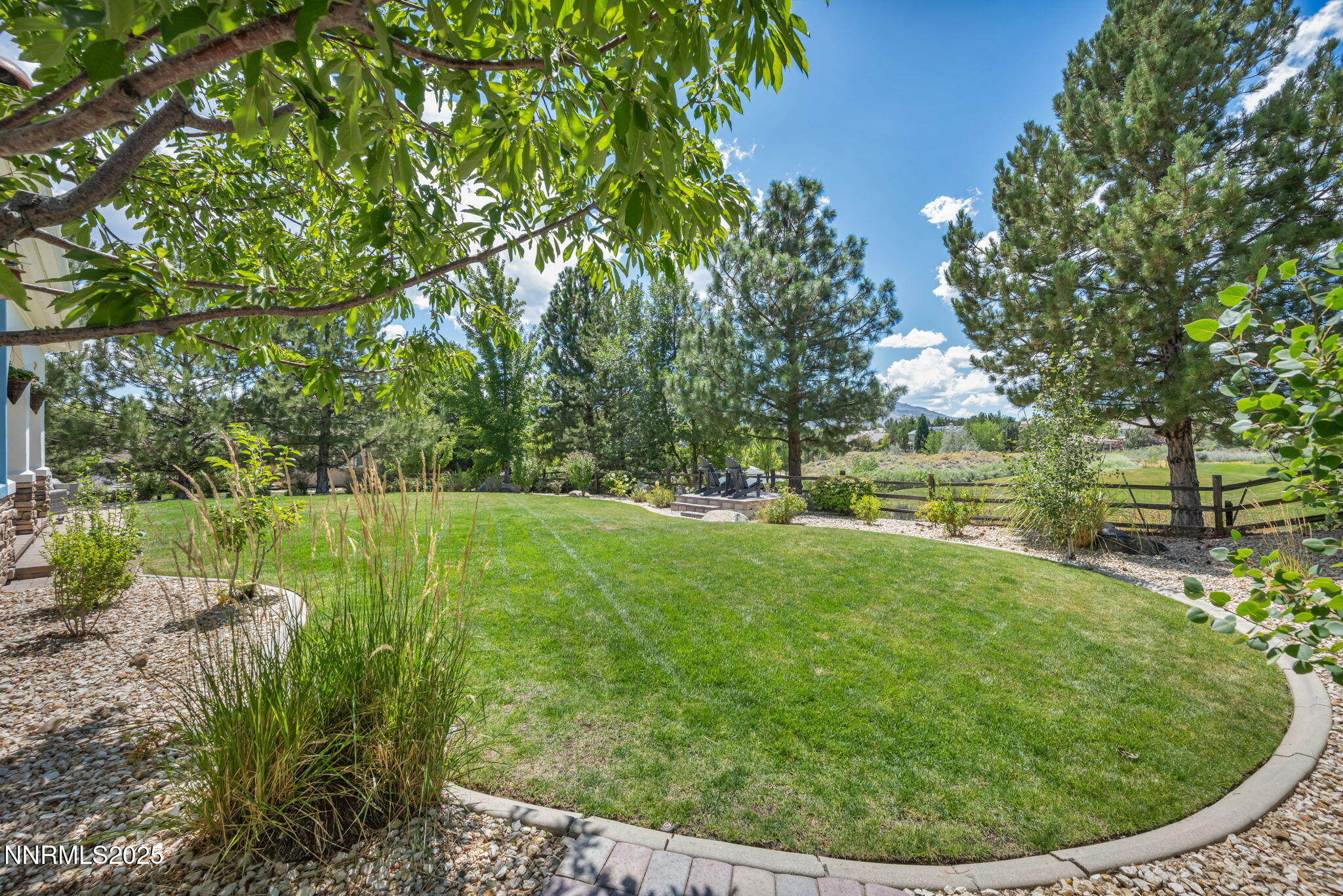 19-web-or-mls-8200-antler-pointe-ct