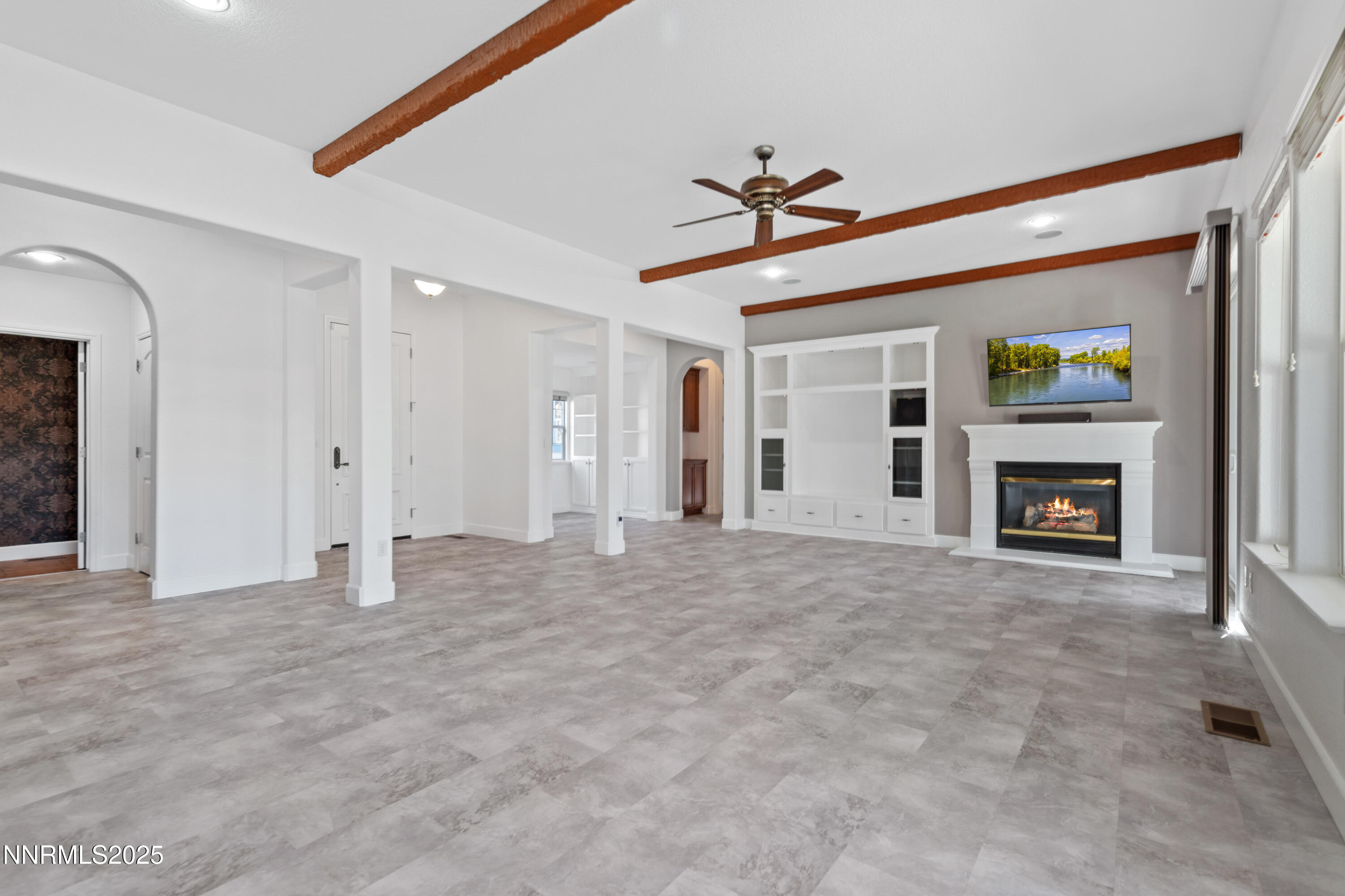 8200 Antler Pointe Ct (2 of 18)