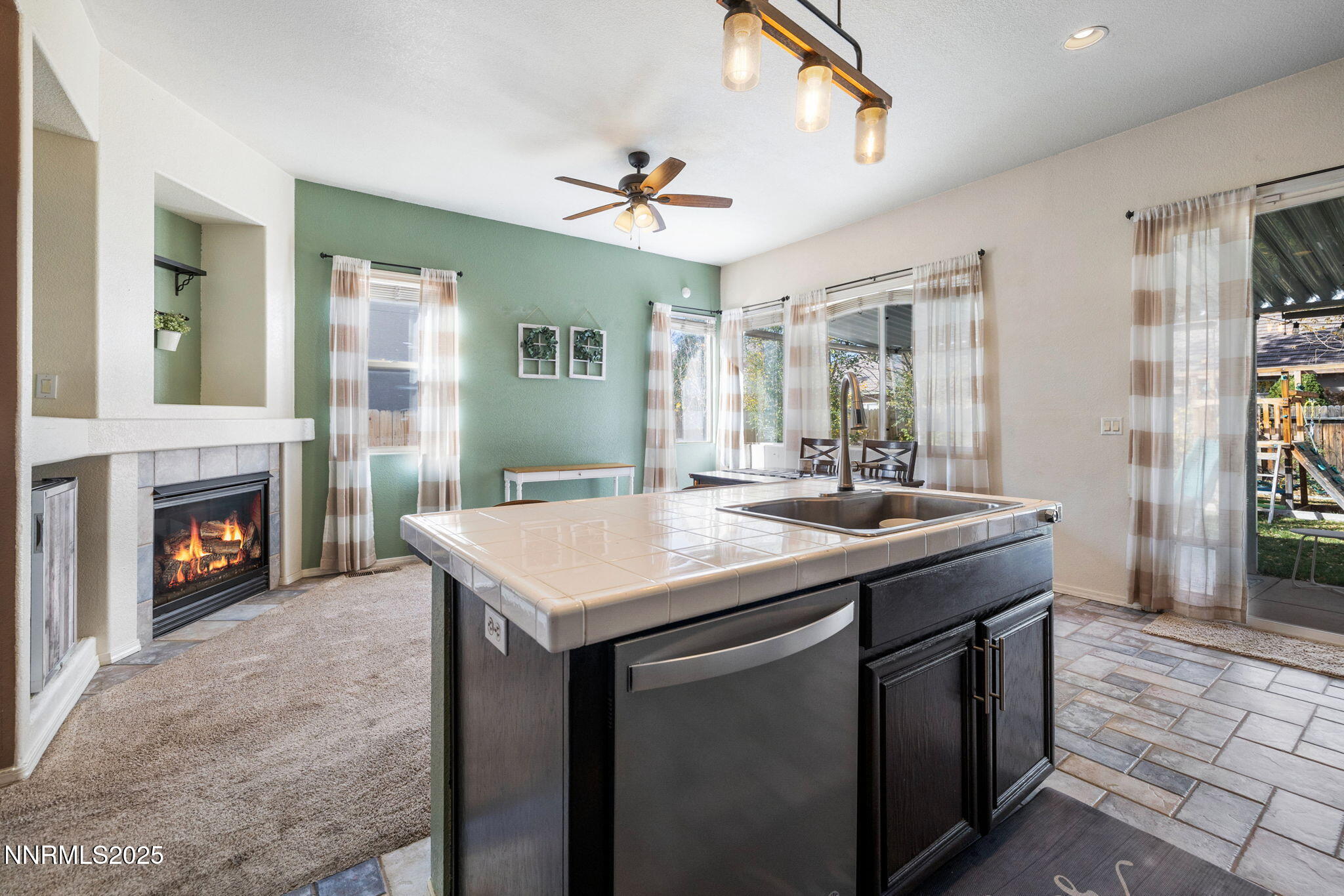 18-web-or-mls-1641 Box Canyon Dr-16