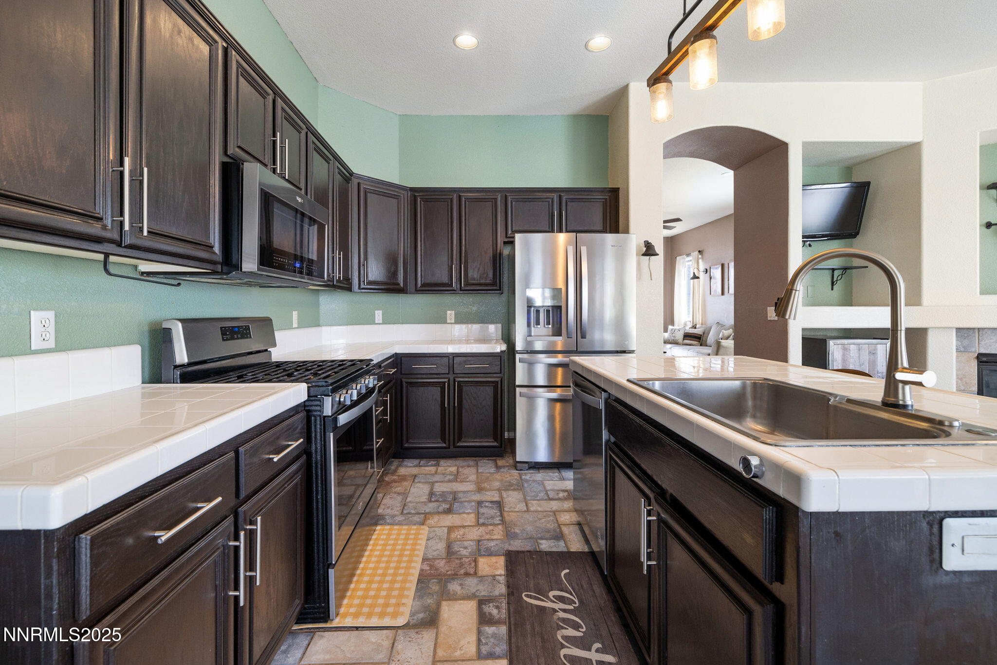 21-web-or-mls-1641 Box Canyon Dr-15