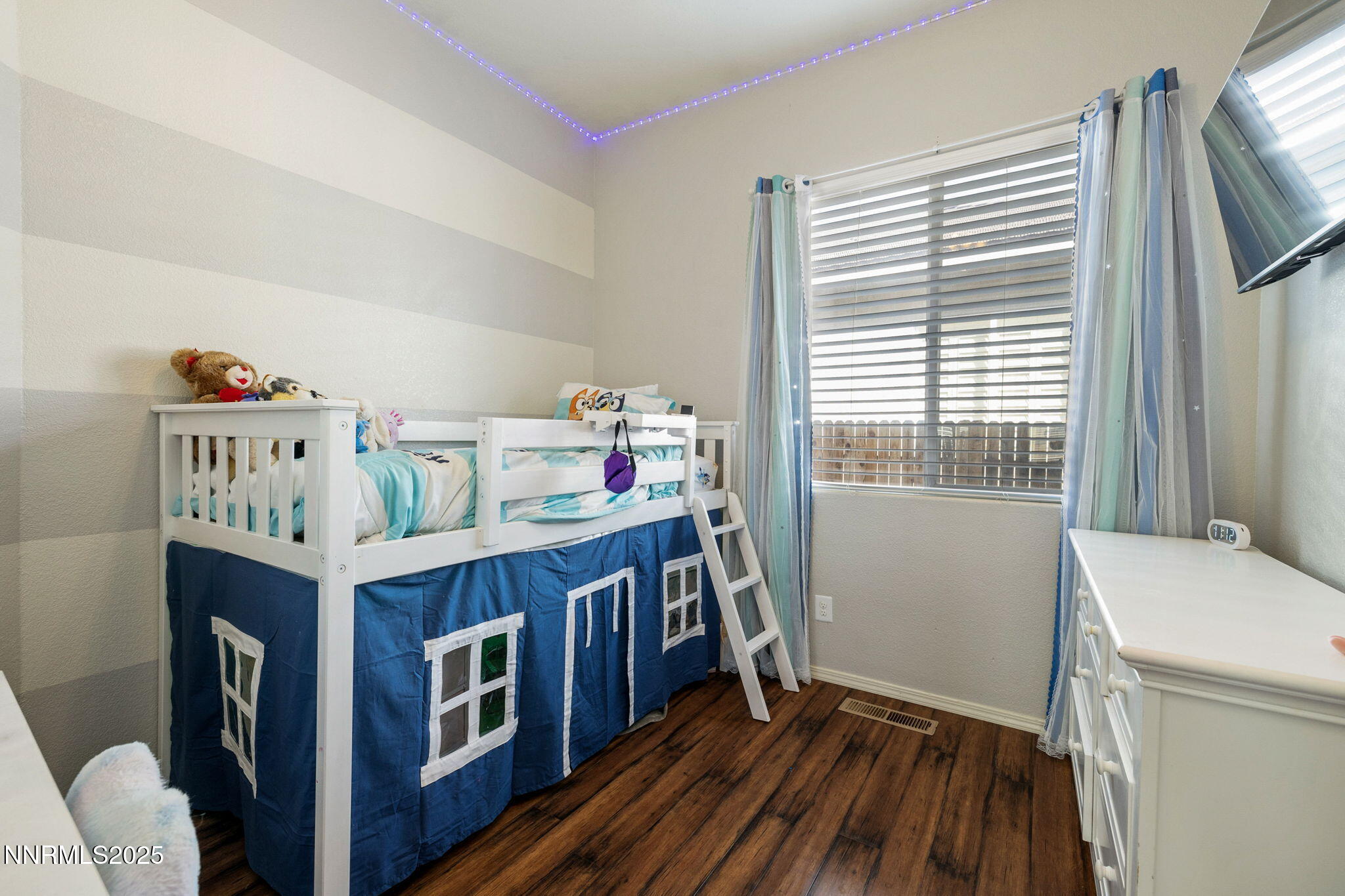 7-web-or-mls-1641 Box Canyon Dr-20