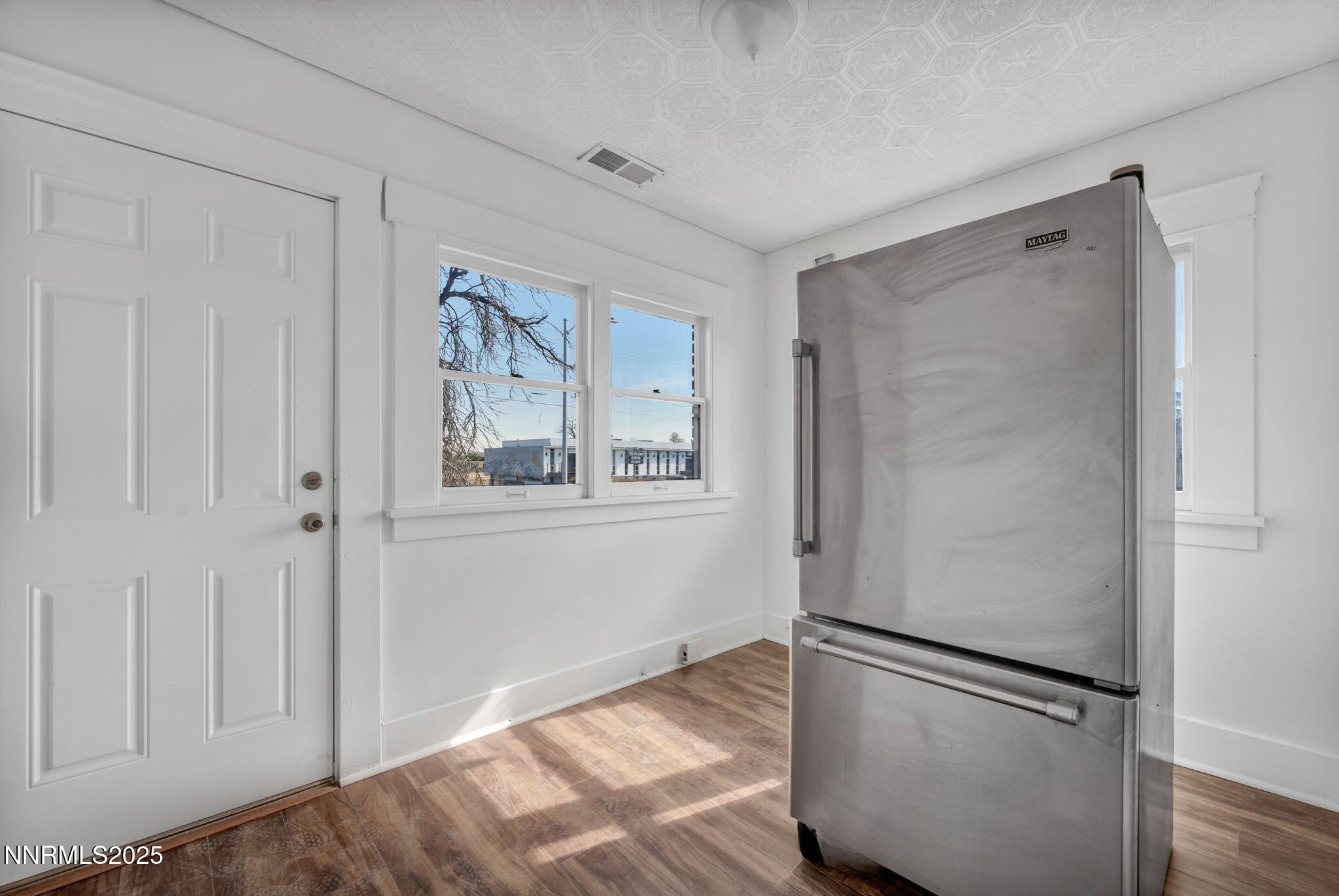 463 Moran refrig room