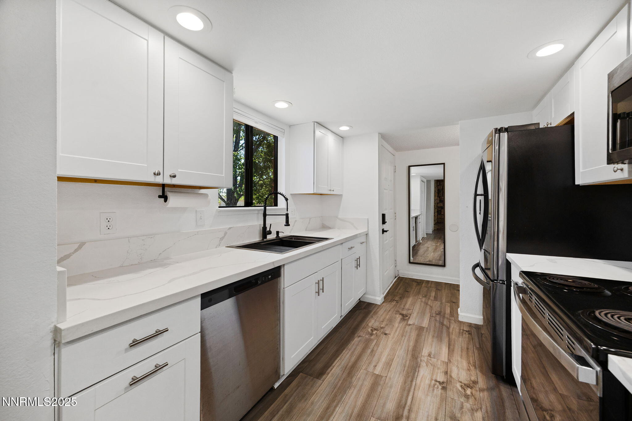 12-web-or-mls-2815 Severn-13