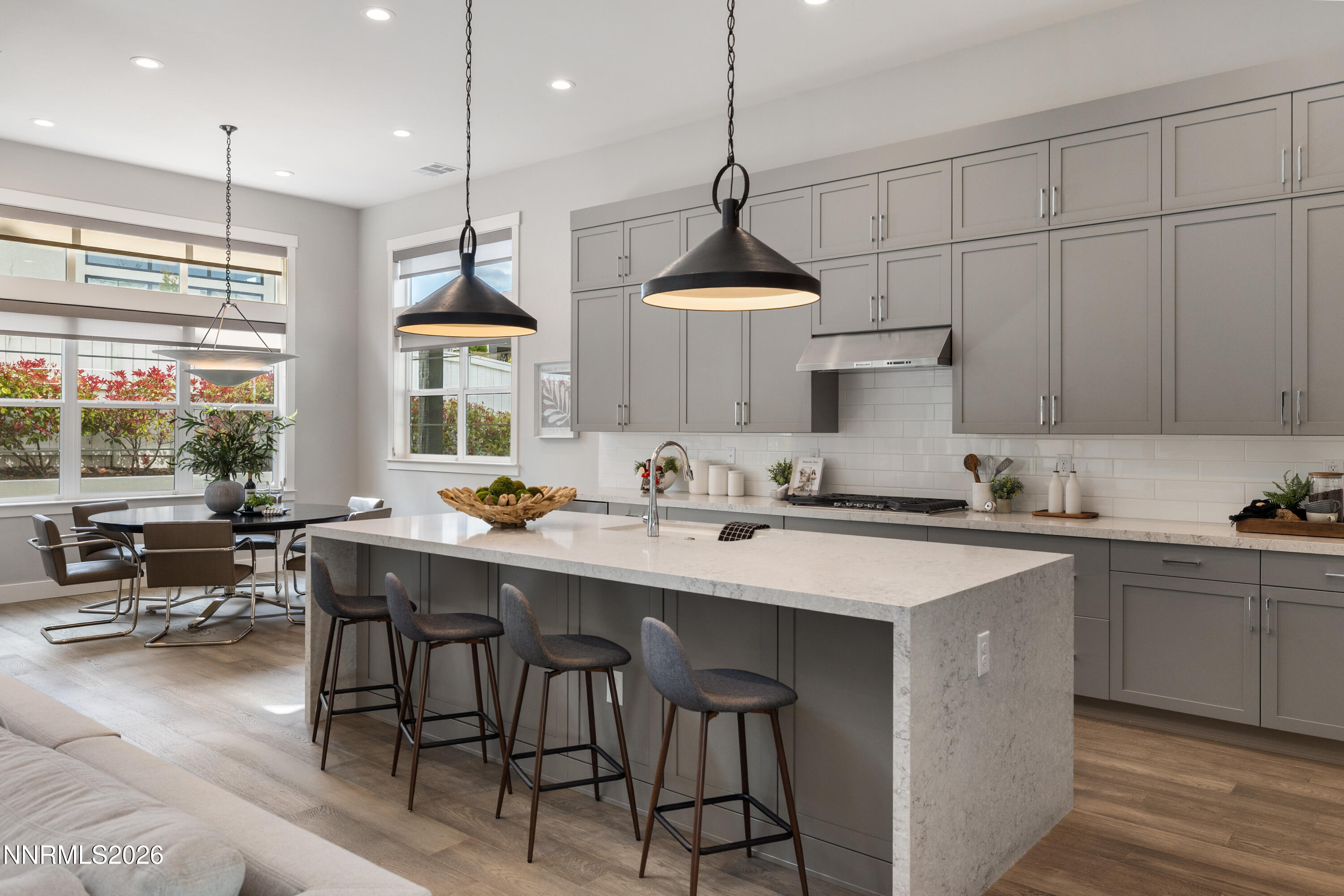 6101 S Pleasant Oak Trail