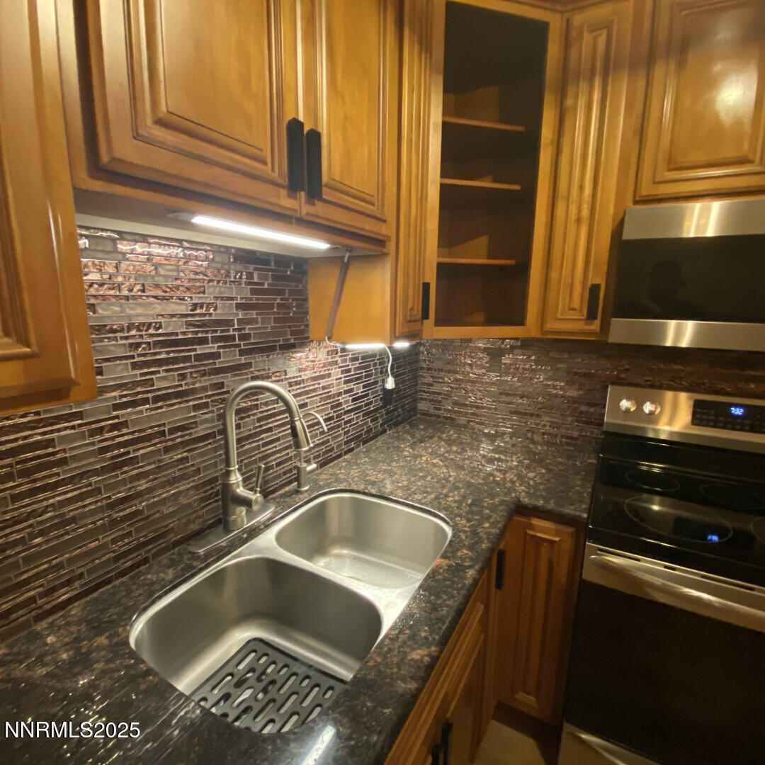 2955LakesideDr_62659_4