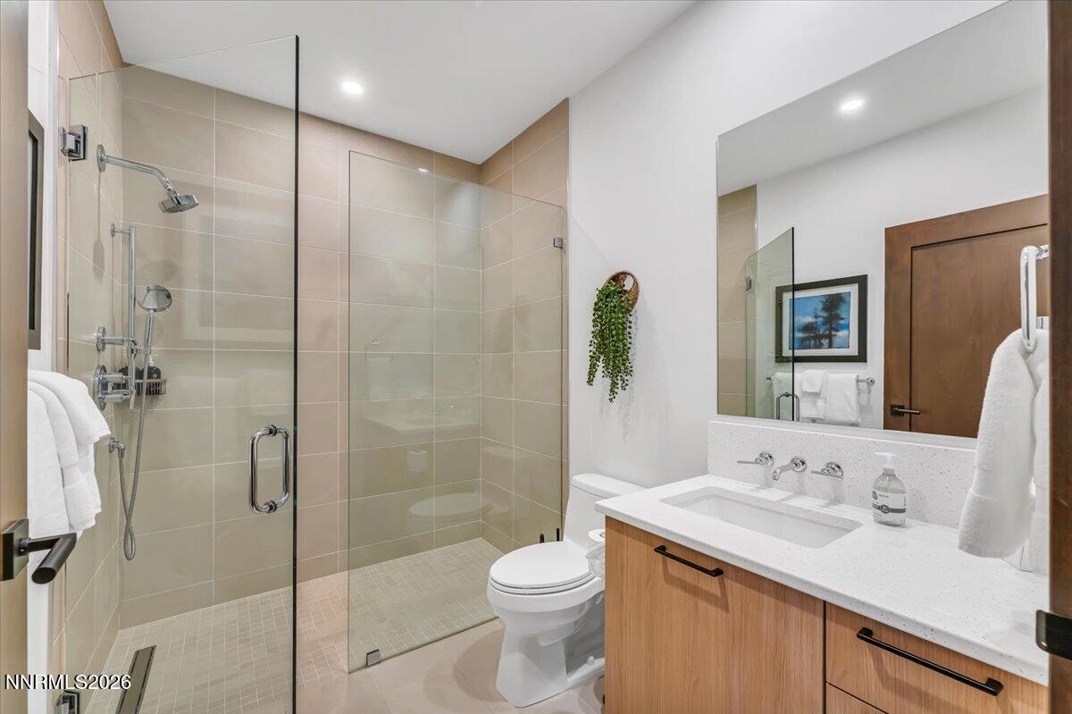 17-25 Beach Club Dr Unit 303 Stateline N