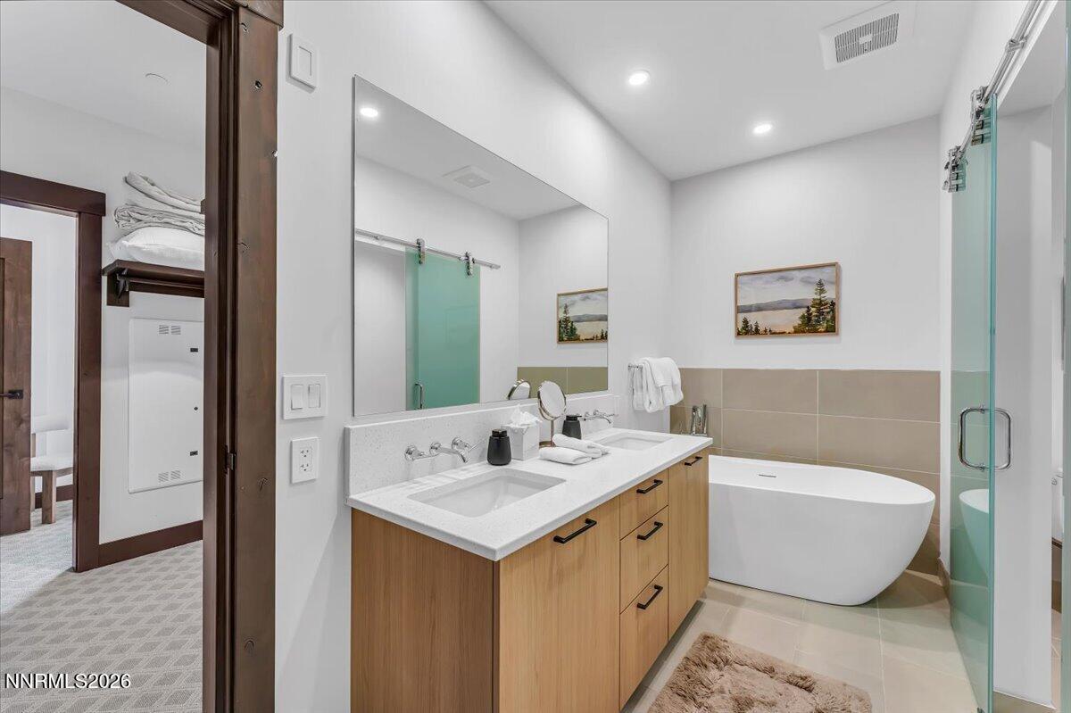 25-25 Beach Club Dr Unit 303 Stateline N