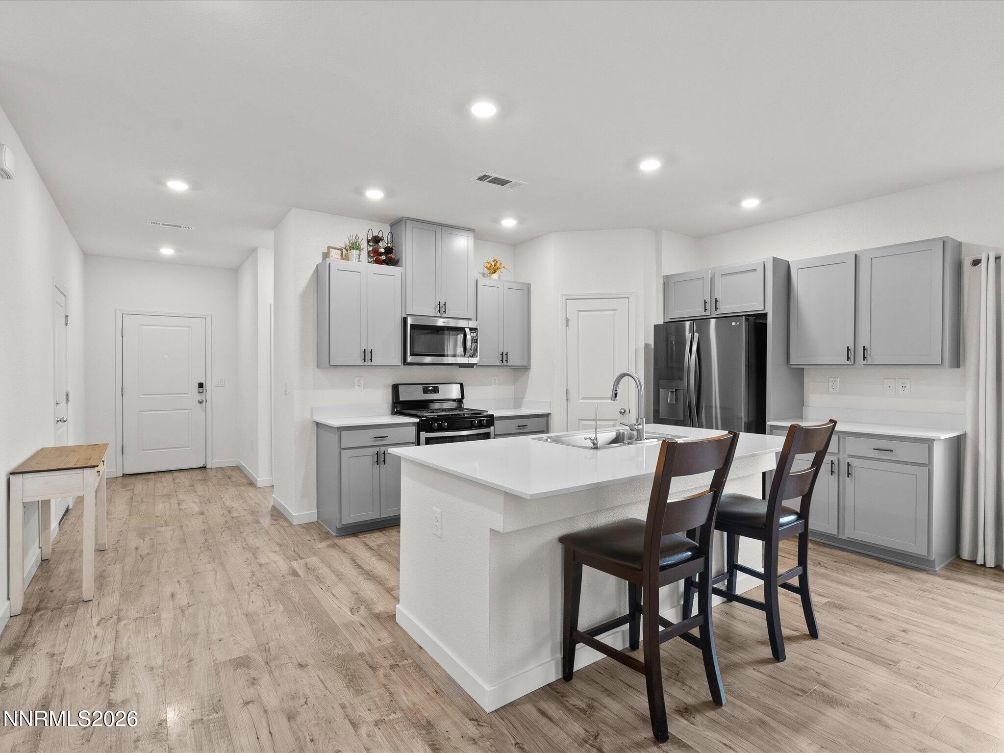 12-2645 Emerson Cir-111