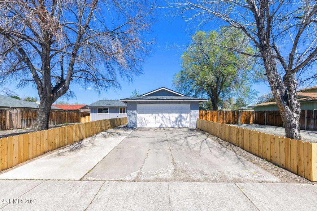 Photo of 832 E Greenbrae Drive, Sparks, NV 89434 (MLS # 260003922)