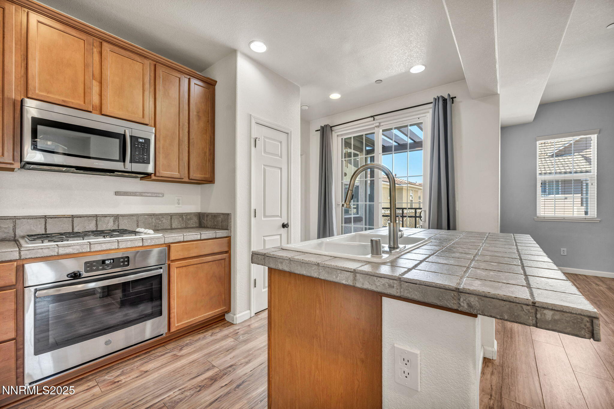 30-web-or-mls-1864-wind-ranch-rd-apt-c