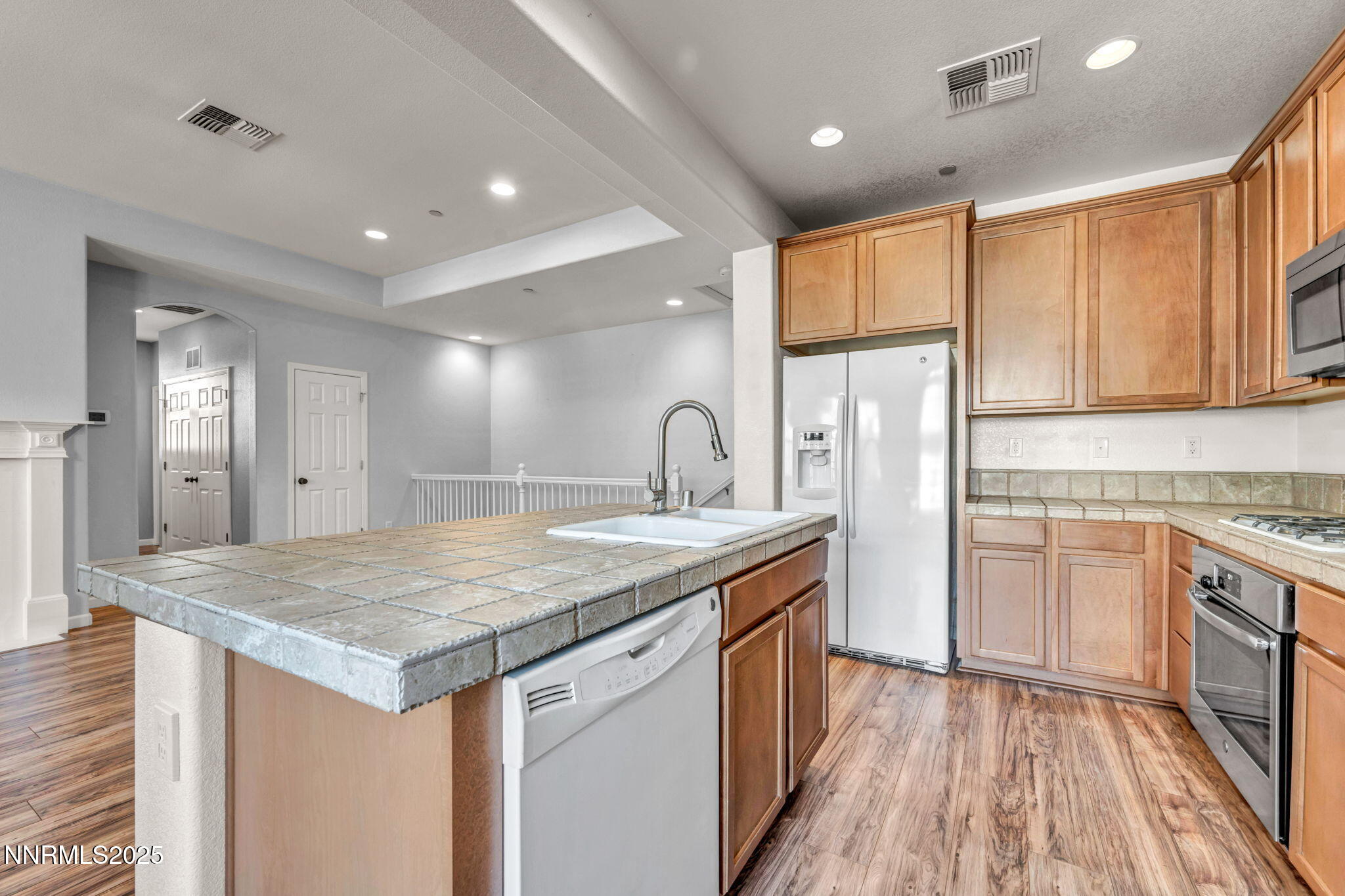 29-web-or-mls-1864-wind-ranch-rd-apt-c