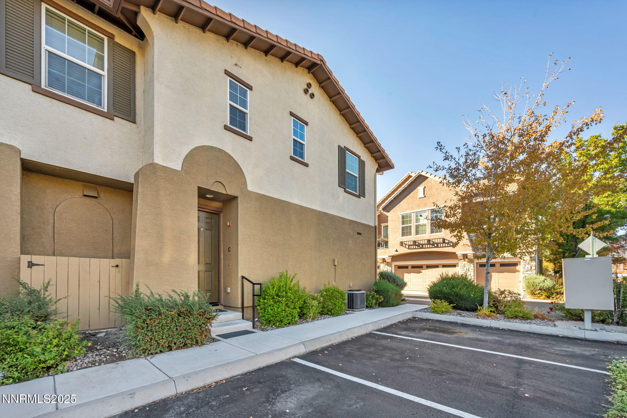 3-web-or-mls-1864-wind-ranch-rd-apt-c