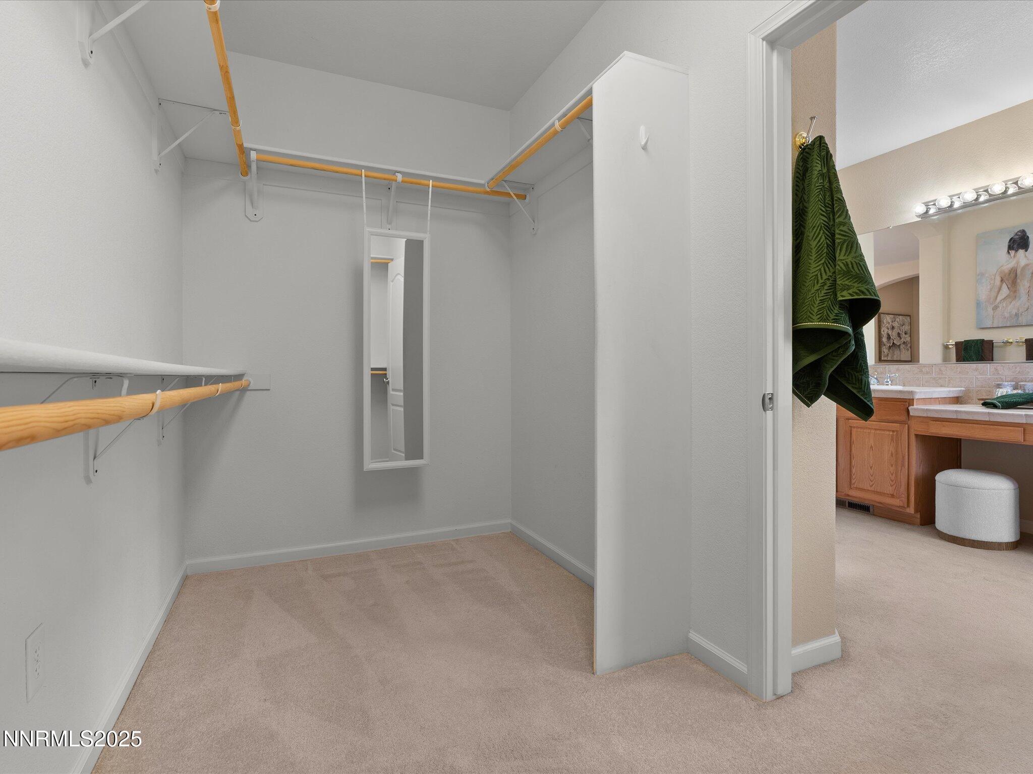 37-5952 Indus Dr-136