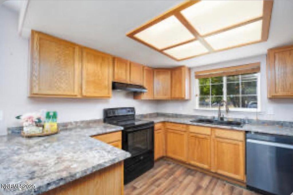 Photo of 206 Dianna Way, Fallon, NV 89406 (MLS # 250059208)