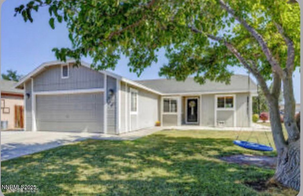 Photo of 206 Dianna Way, Fallon, NV 89406 (MLS # 250059208)