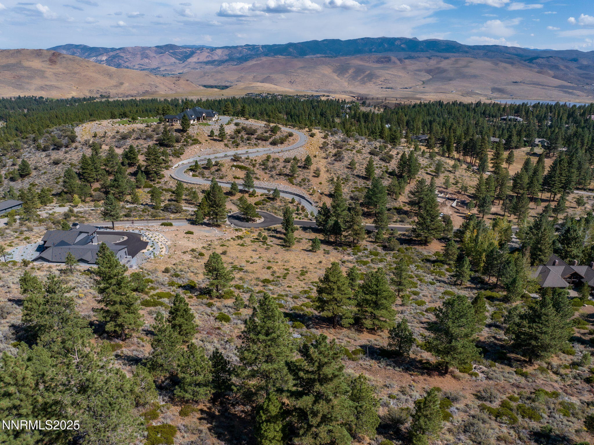 10-web-or-mls-32 Bennington Drone-11