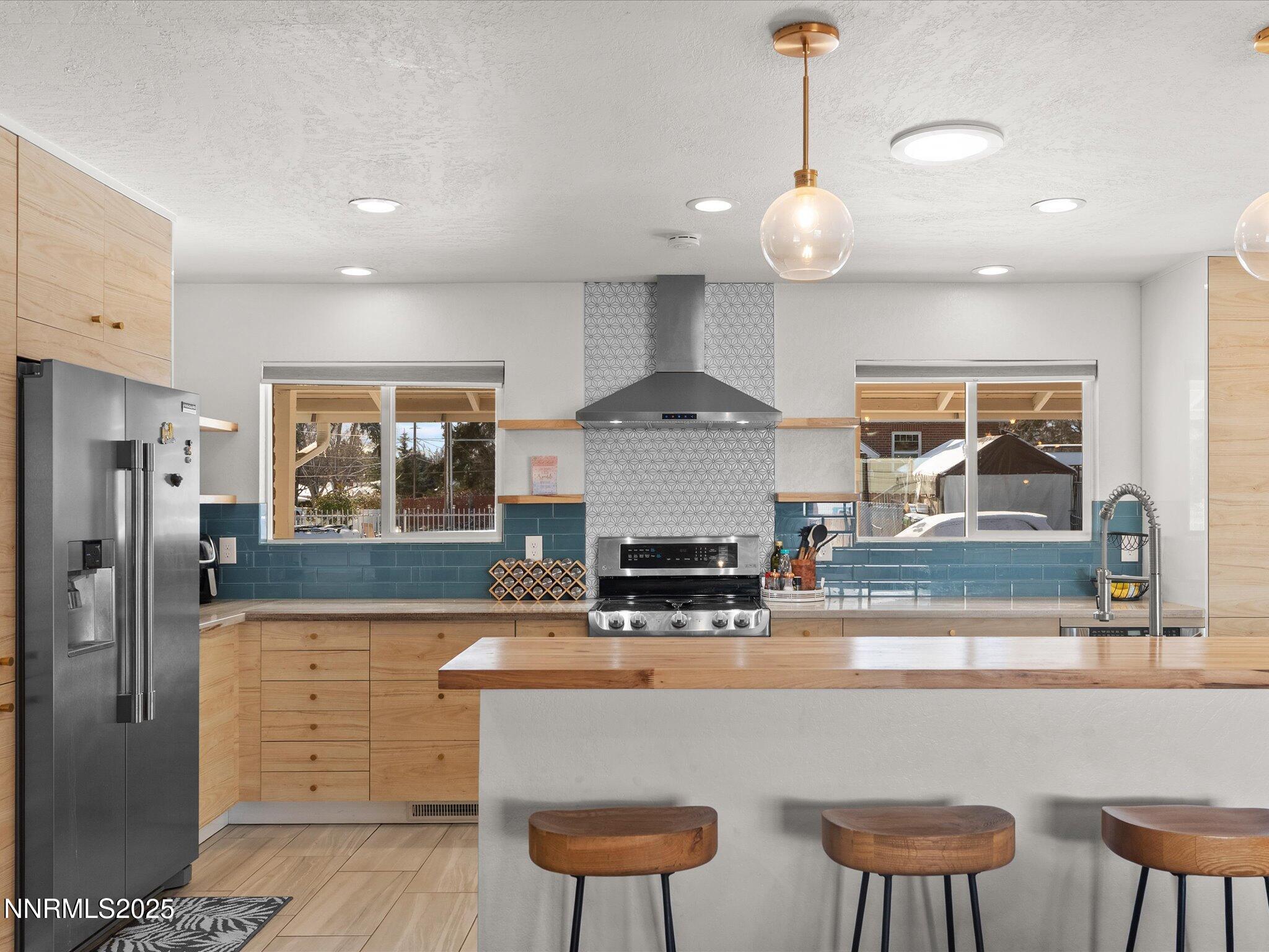 14-301 Hillcrest Dr-113