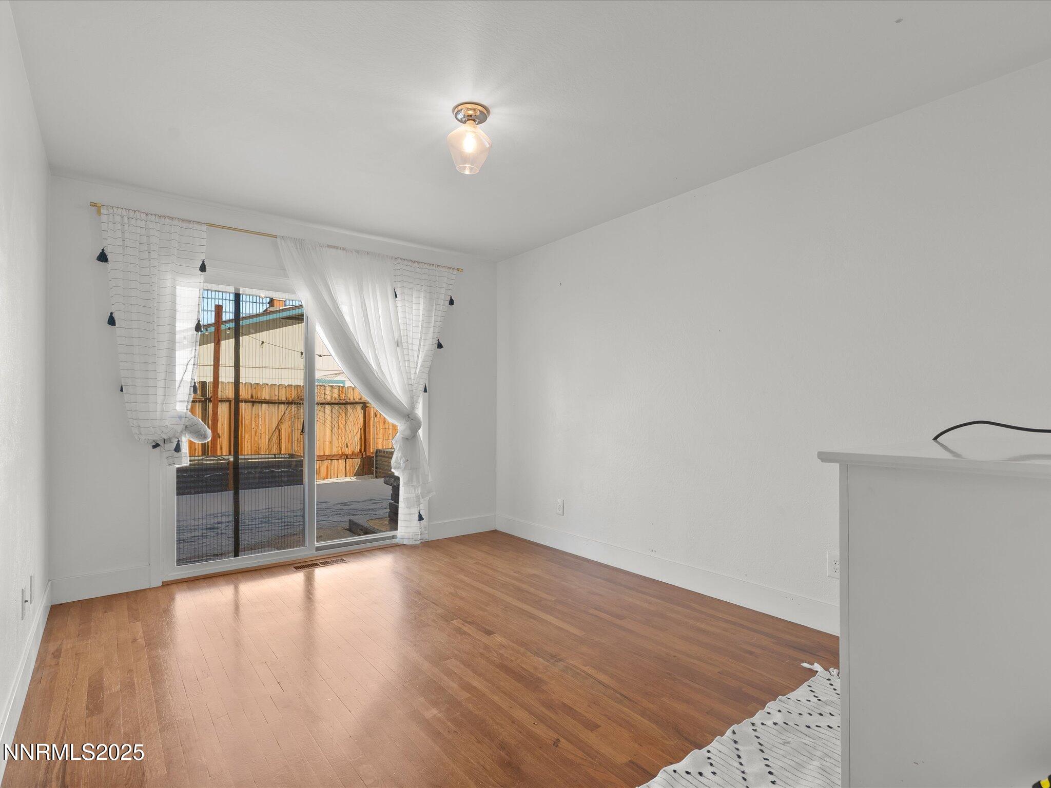 28-301 Hillcrest Dr-127