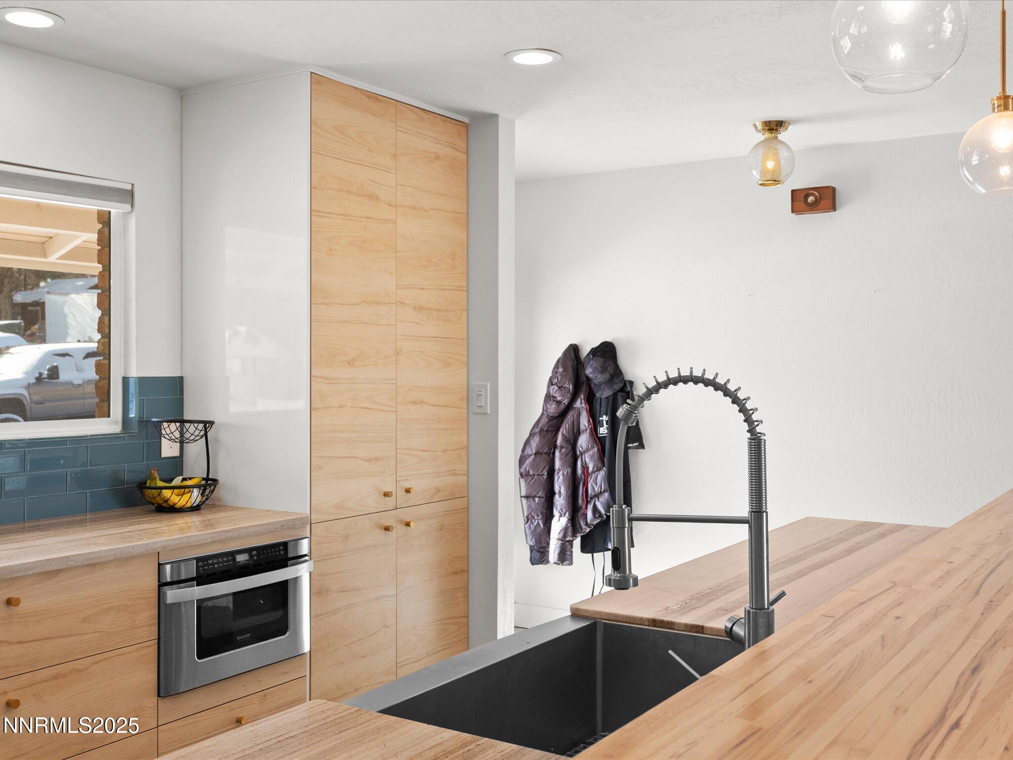 13-301 Hillcrest Dr-112