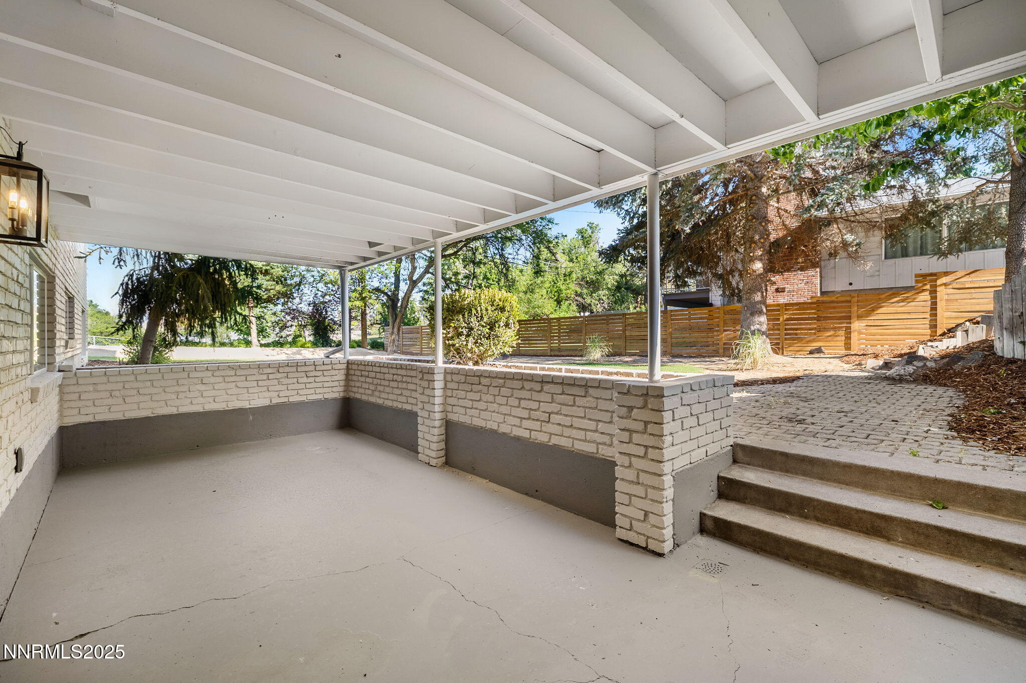 31-web-or-mls-50 Moore-32