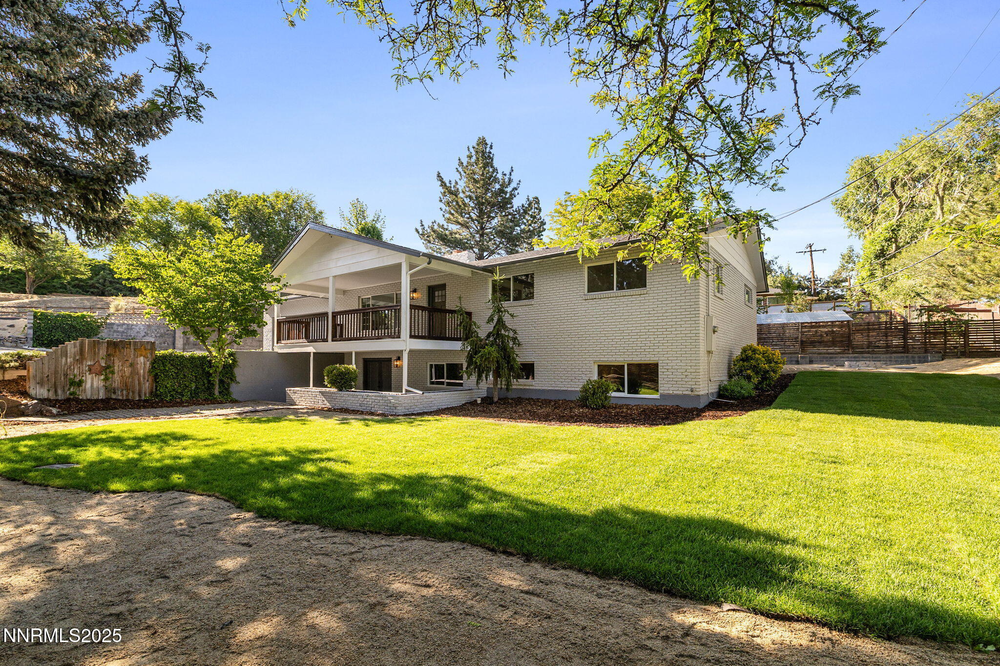 6-web-or-mls-50 Moore-6