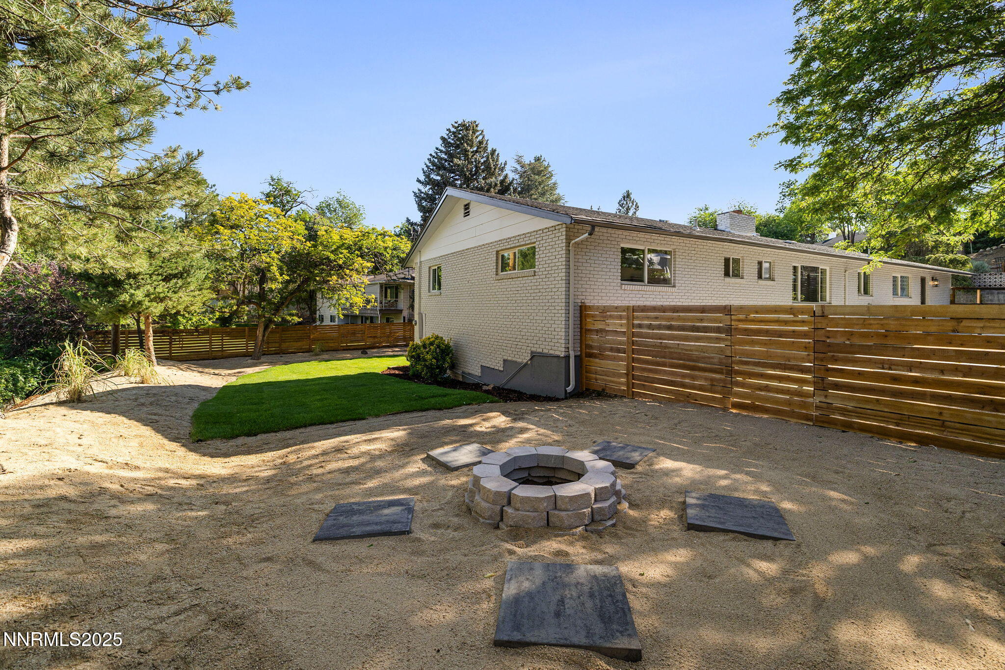 5-web-or-mls-50 Moore-7