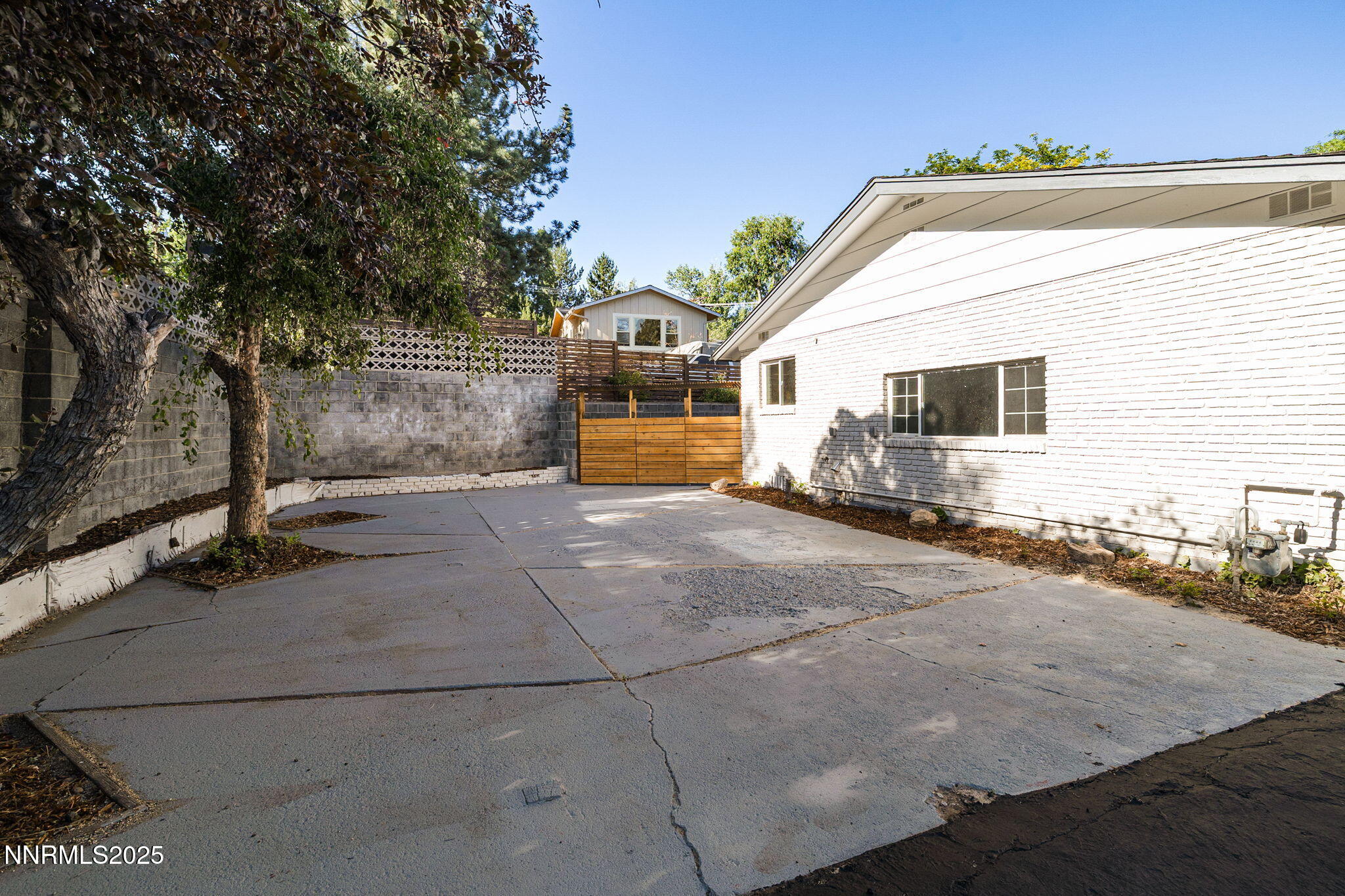 3-web-or-mls-50 Moore-3