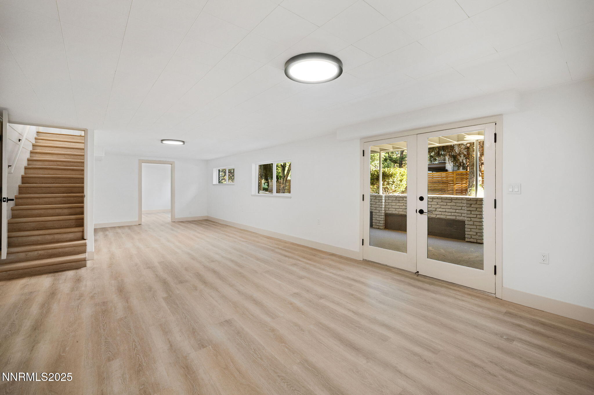 30-web-or-mls-50 Moore-30