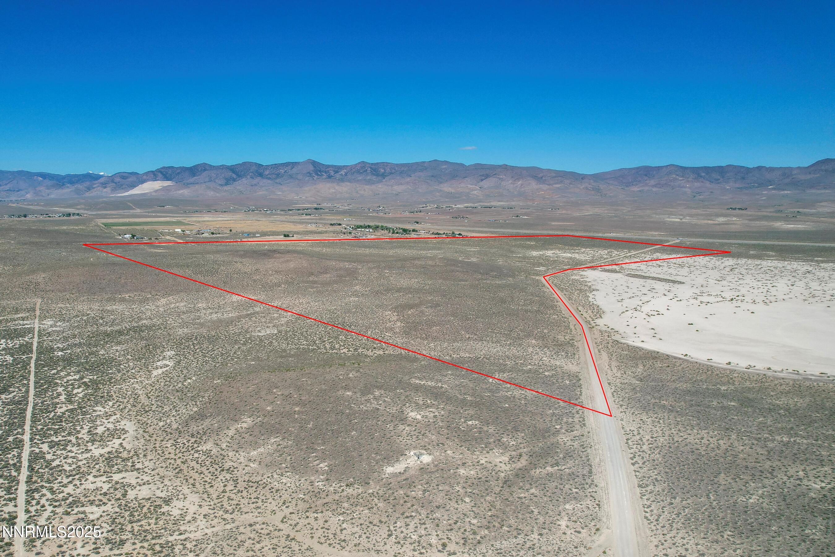 SE_Corner w Lines BAH NV