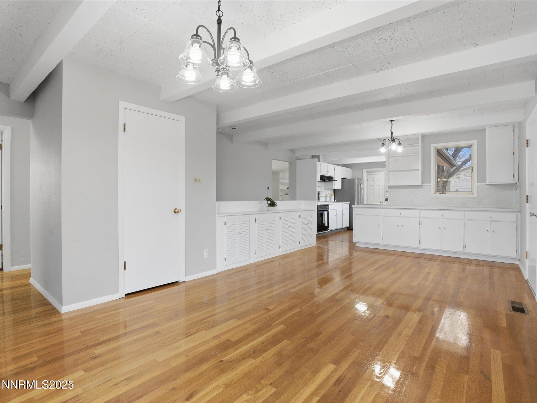 16-960 W 12th St-115