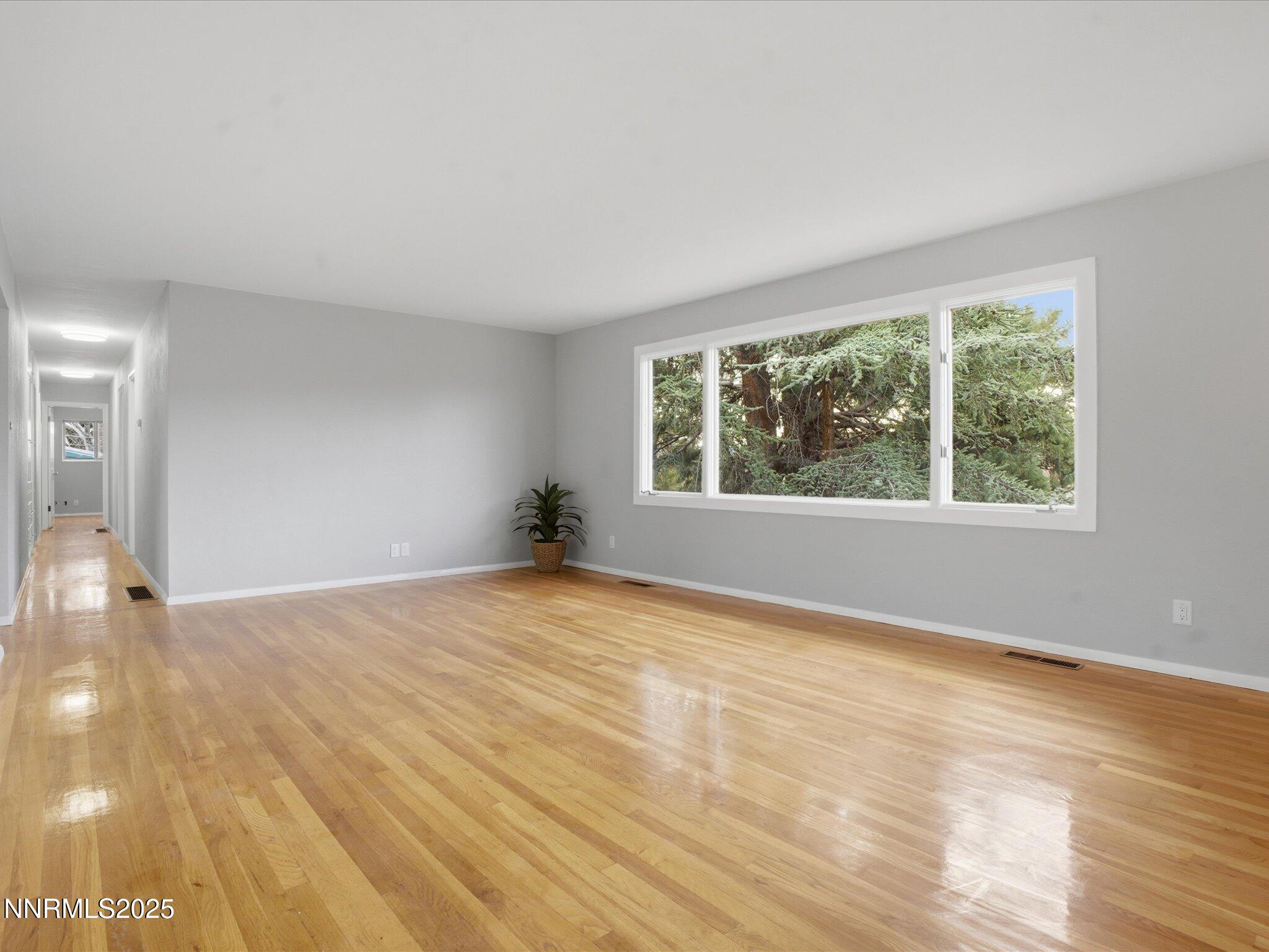 22-960 W 12th St-121